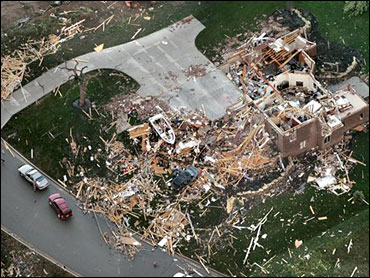 wisconsin tornado rips through