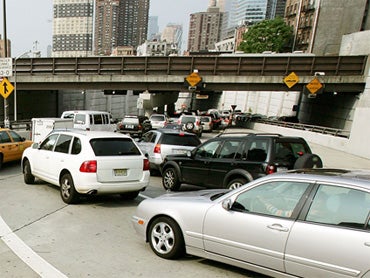 Police activity temporarily shuts down part of NYC's Lincoln Tunnel - CBS News