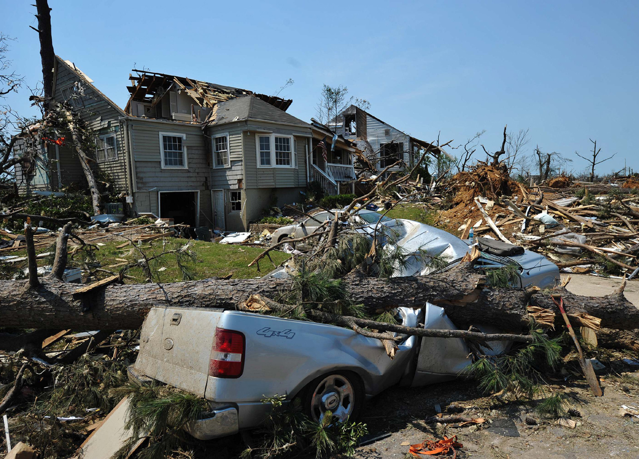 Tornadoes' apocalyptic aftermath - Photo 1 - Pictures - CBS News