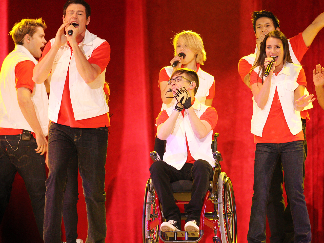 Watch The Glee The 3D Concert Movie Trailer CBS News