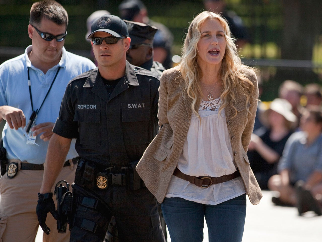 Daryl Hannah arrested in front of White House Daryl Hannah arrested in front of White House new images Daryl Hannah arrested in front of White House Daryl Hannah arrested in front of White House new foto