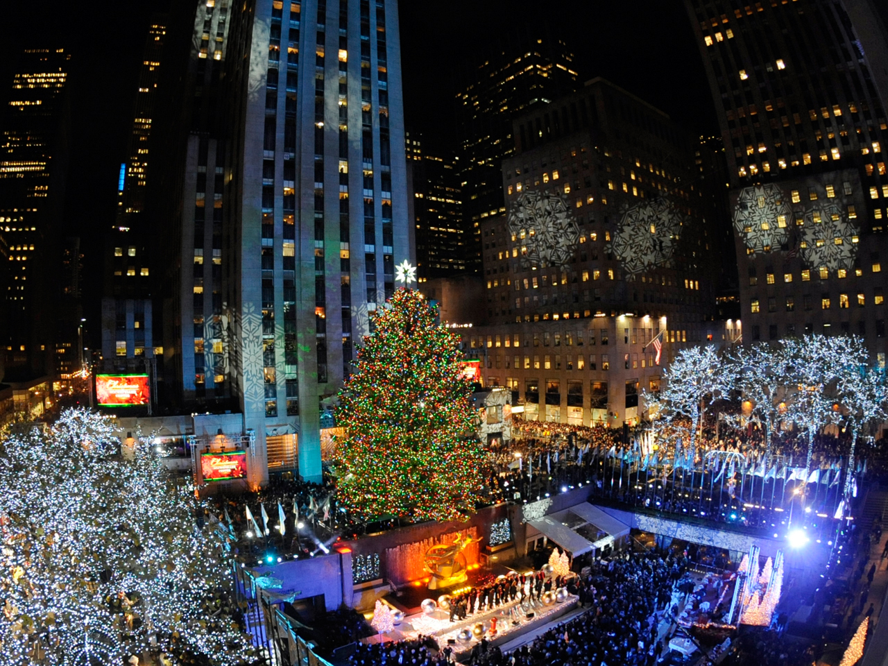 Rockefeller Center Christmas Tree 2011 - Photo 9 - Pictures - CBS News