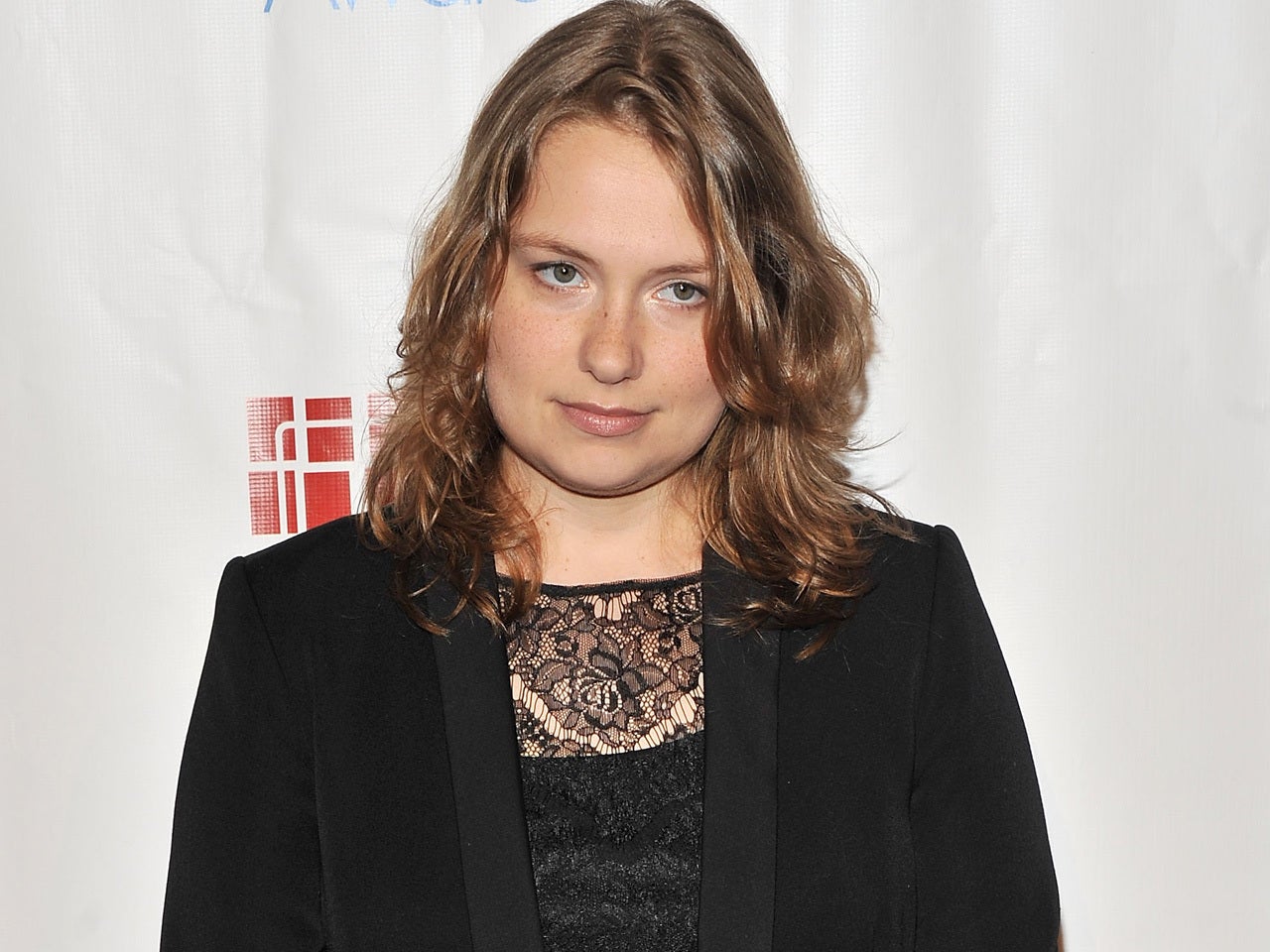 Merritt Wever - Photo 4 - Pictures - CBS News
