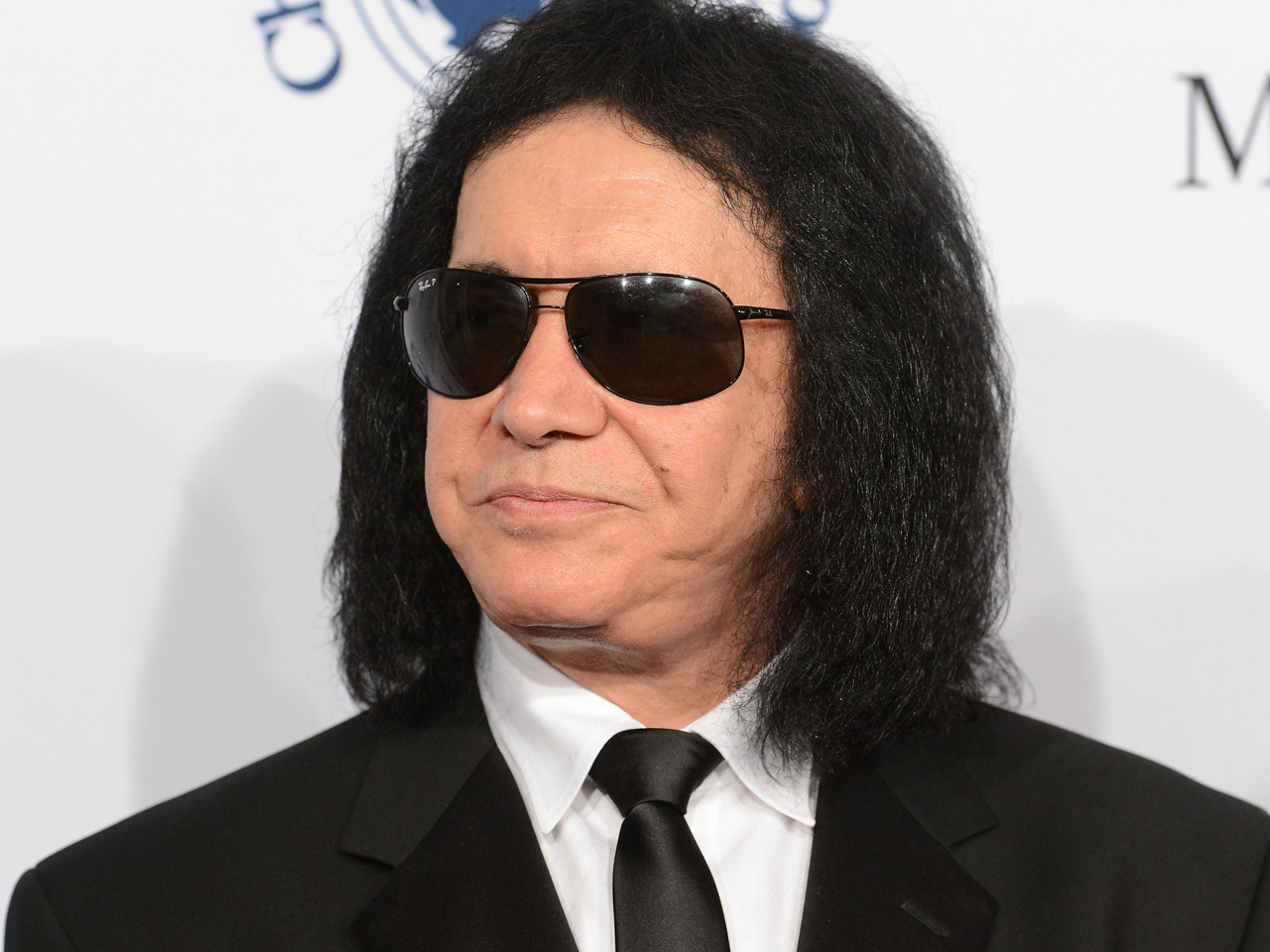 Kiss Rocker Gene Simmons Home Searched By Police Cbs News