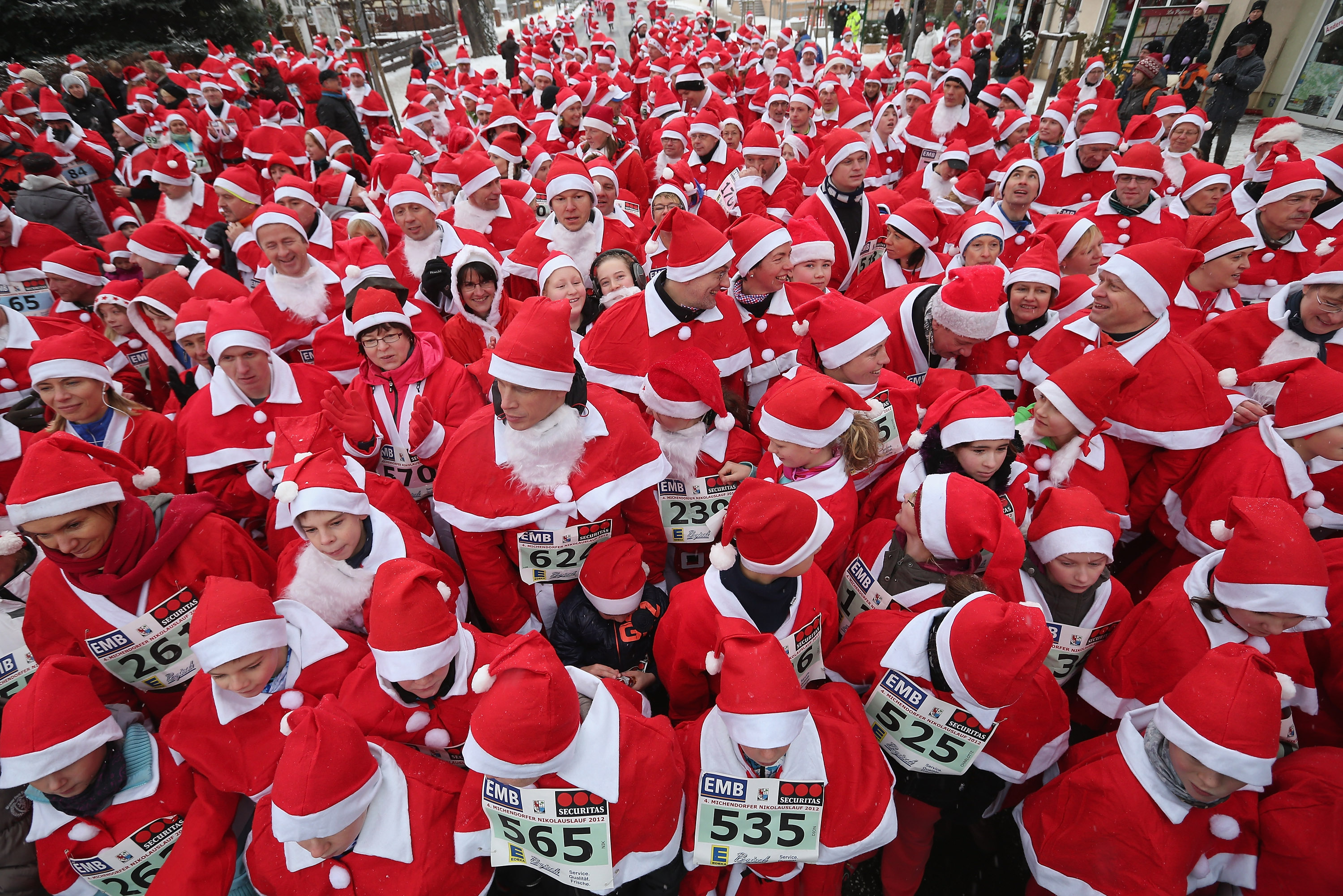 The Great Santa Run Photo 1 Pictures CBS News