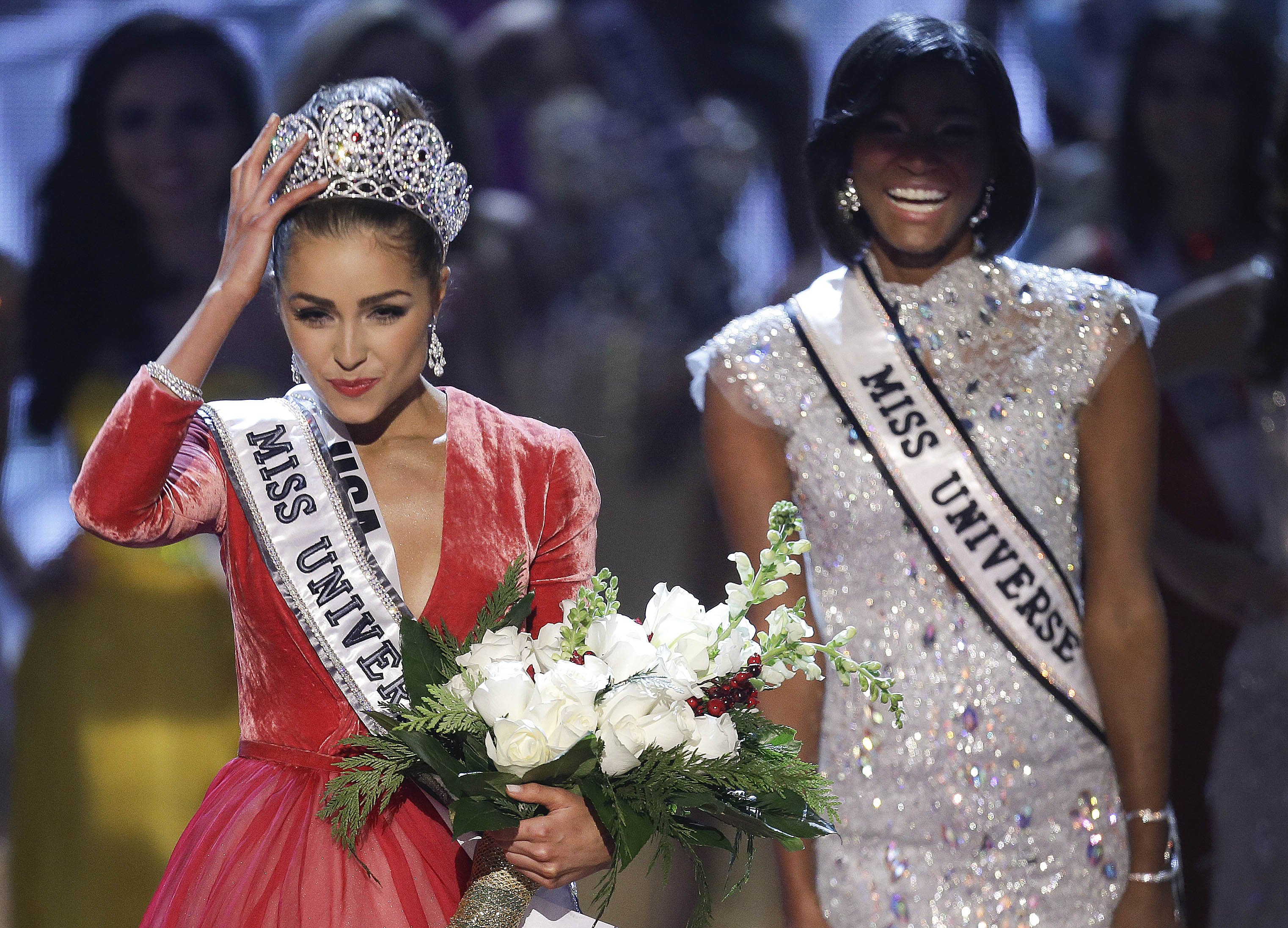 Olivia Culpo Hailed As Miss Universe In Her Rhode Island Hometown Cbs News