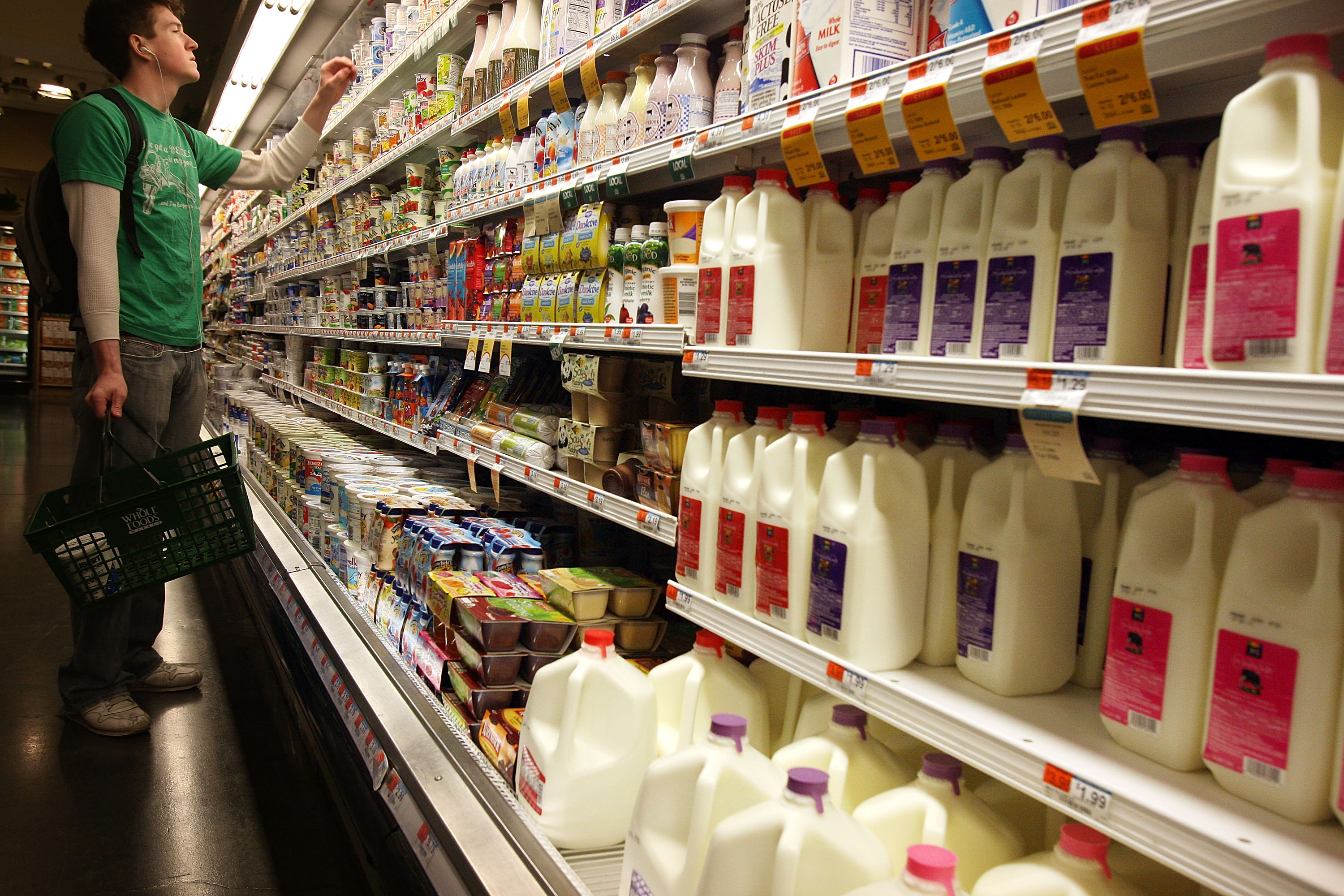 Milk, grocery prices on the rise if Congress ignores farm bill - CBS News