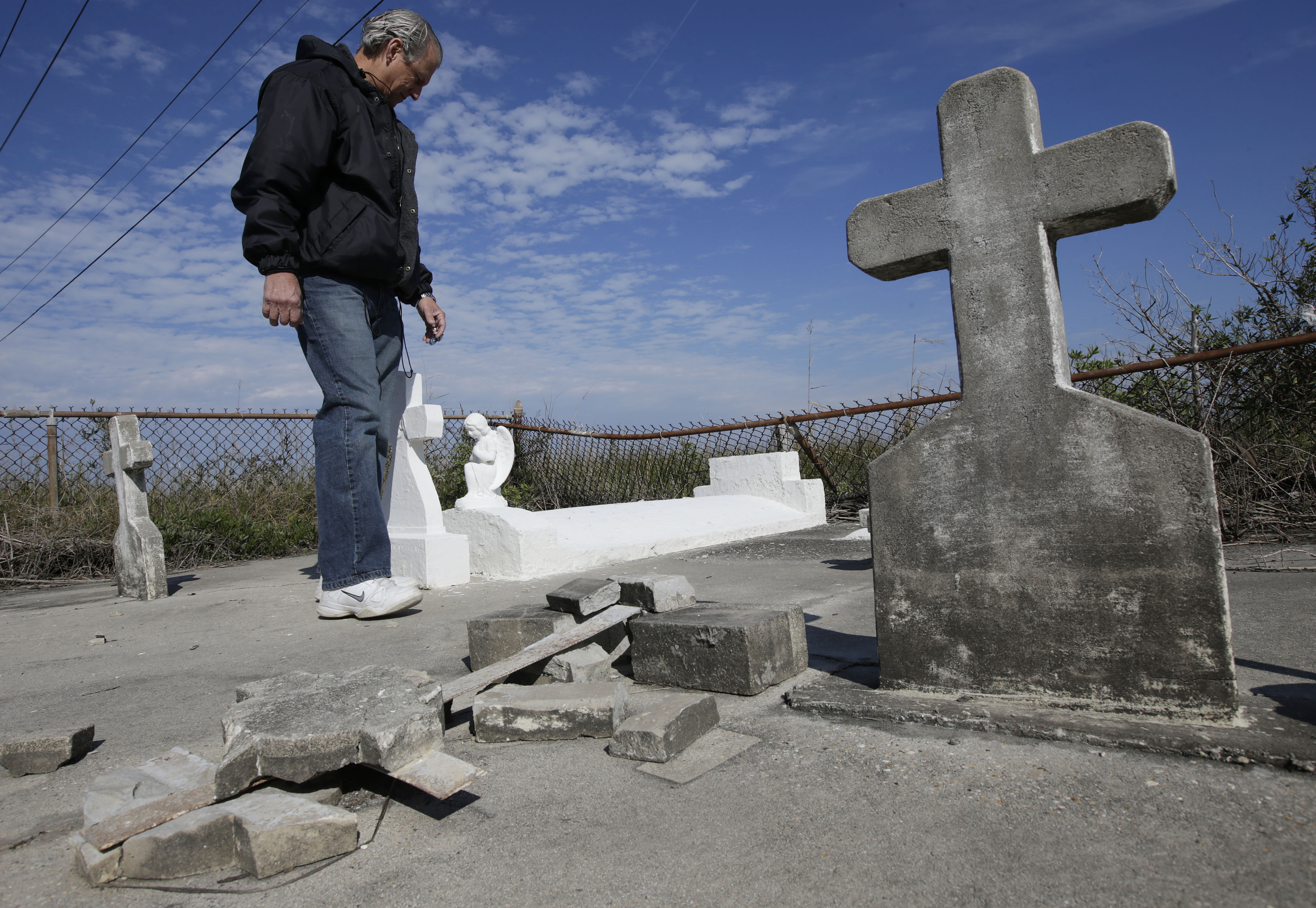 Sinking cemeteries in Louisiana Photo 3 Pictures CBS News