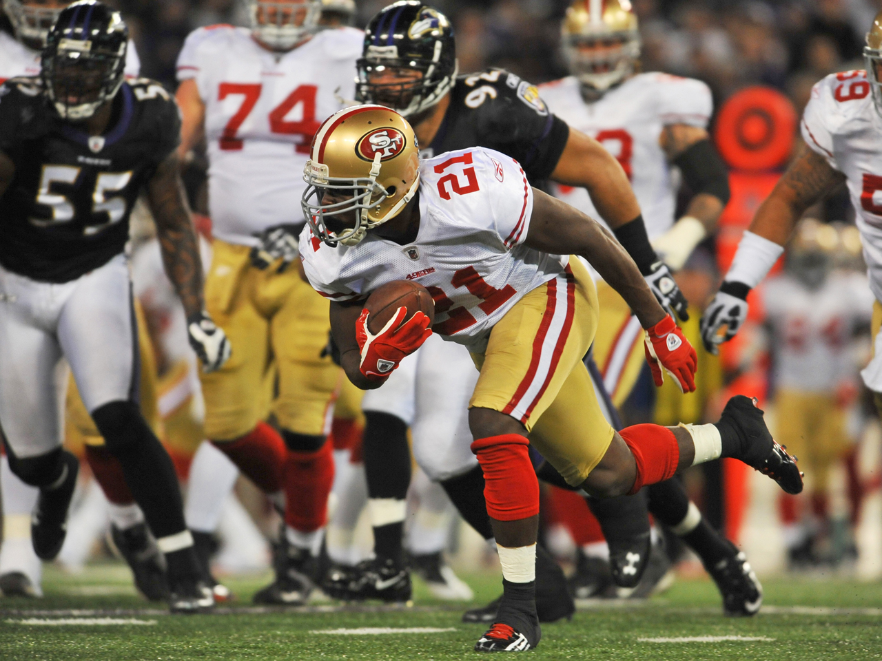 Vegas oddsmakers favor 49ers in the Super Bowl - CBS News1280 x 960