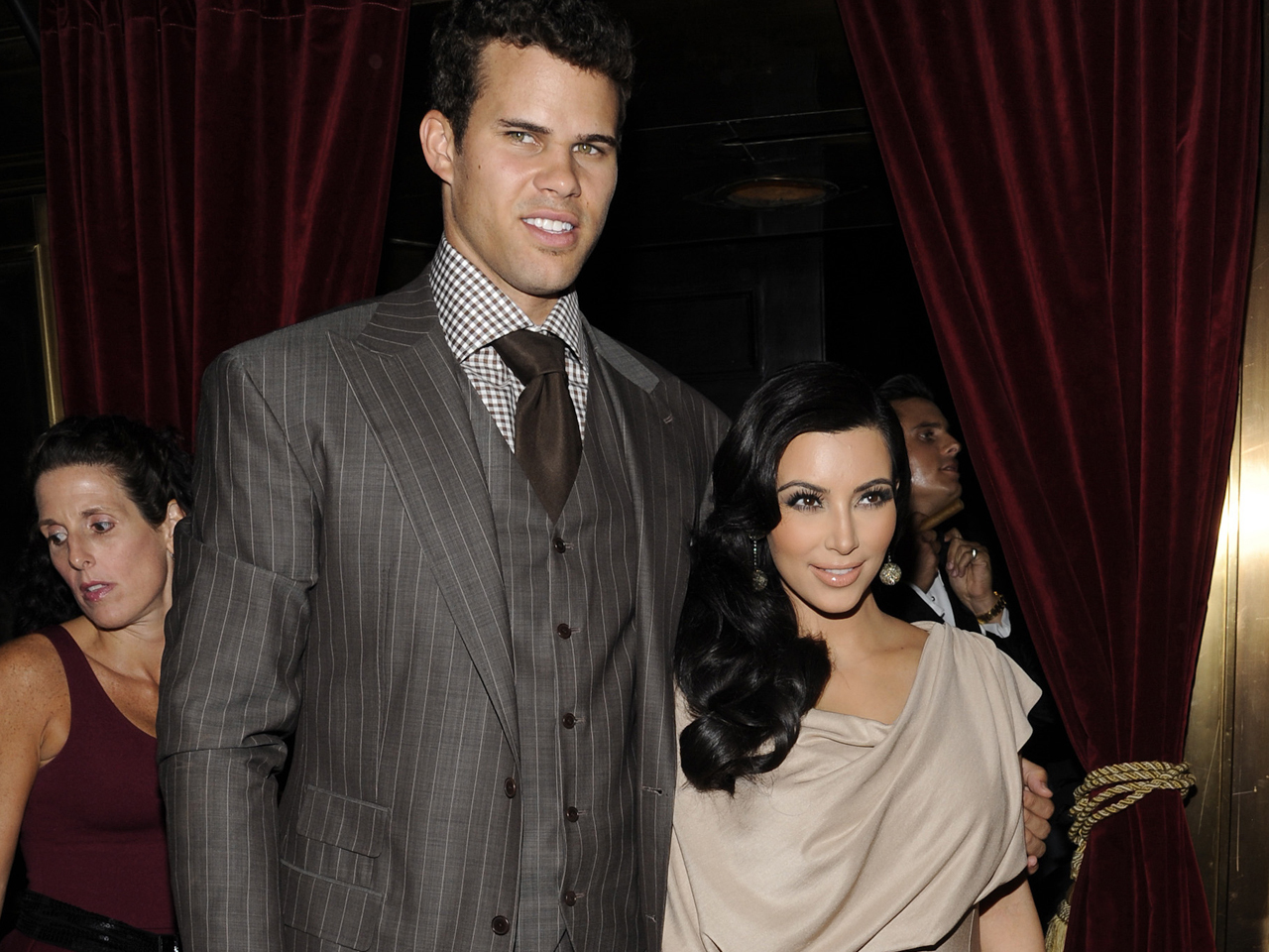 Kim Kardashian Kris Humphries Divorce Settlement Approved Cbs News 