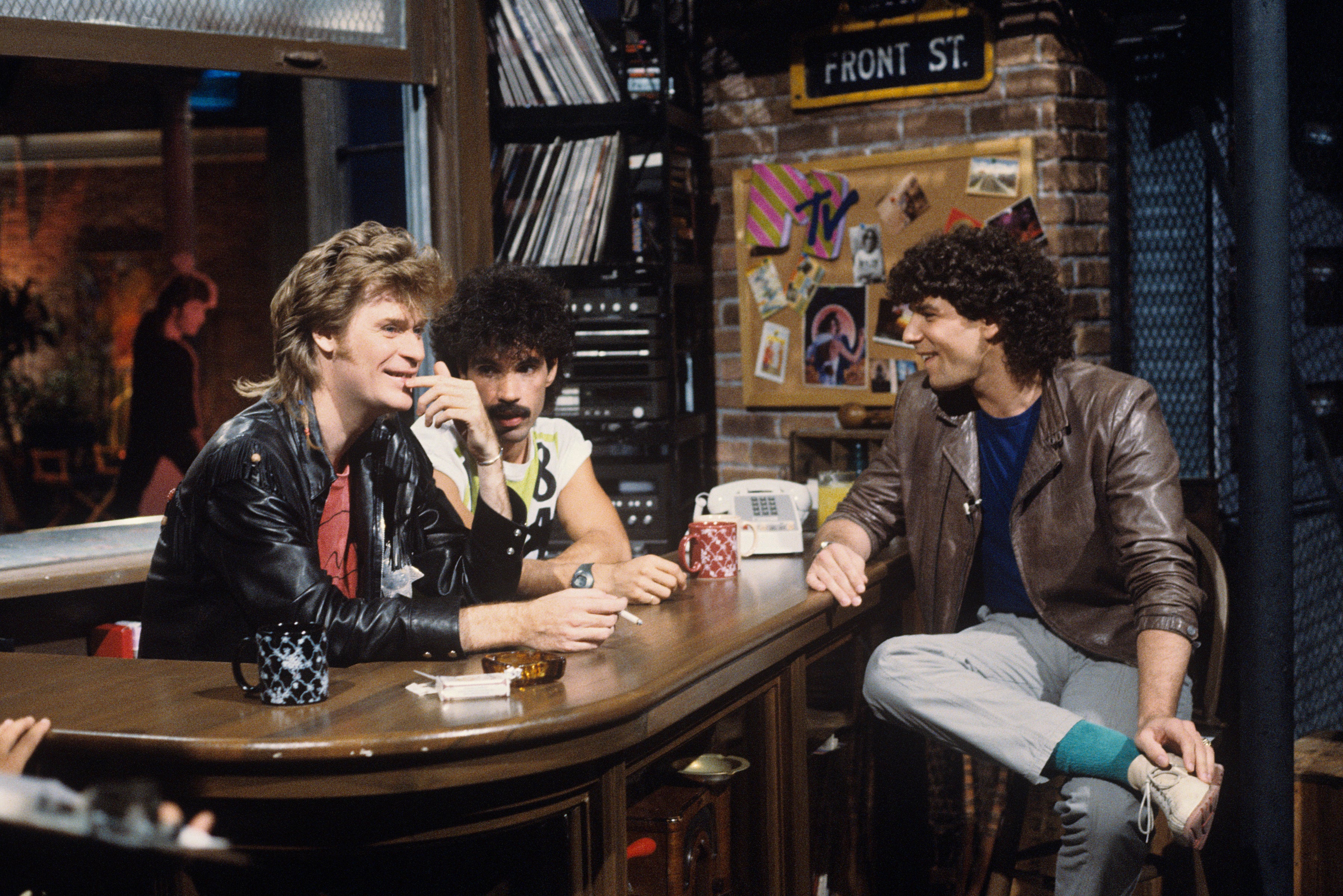 MTV's original VJs reminisce about the network's golden era CBS News