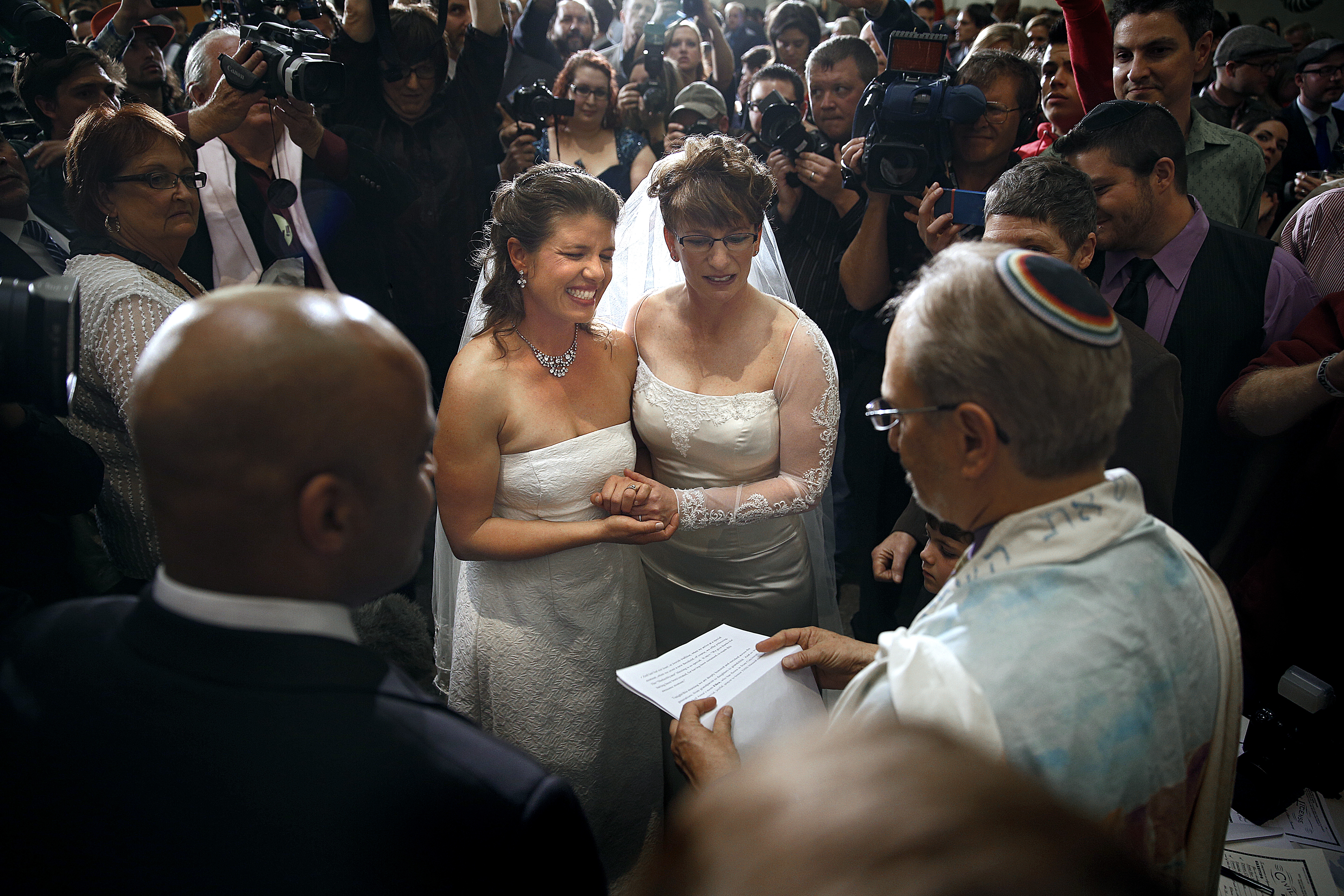 Delaware Becomes 11th State To Allow Same Sex Marriage Cbs News