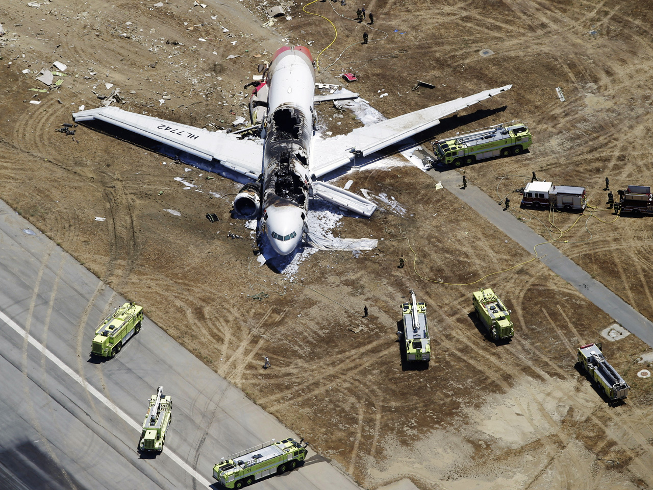 Plane crash at San Francisco airport, 2 dead CBS News