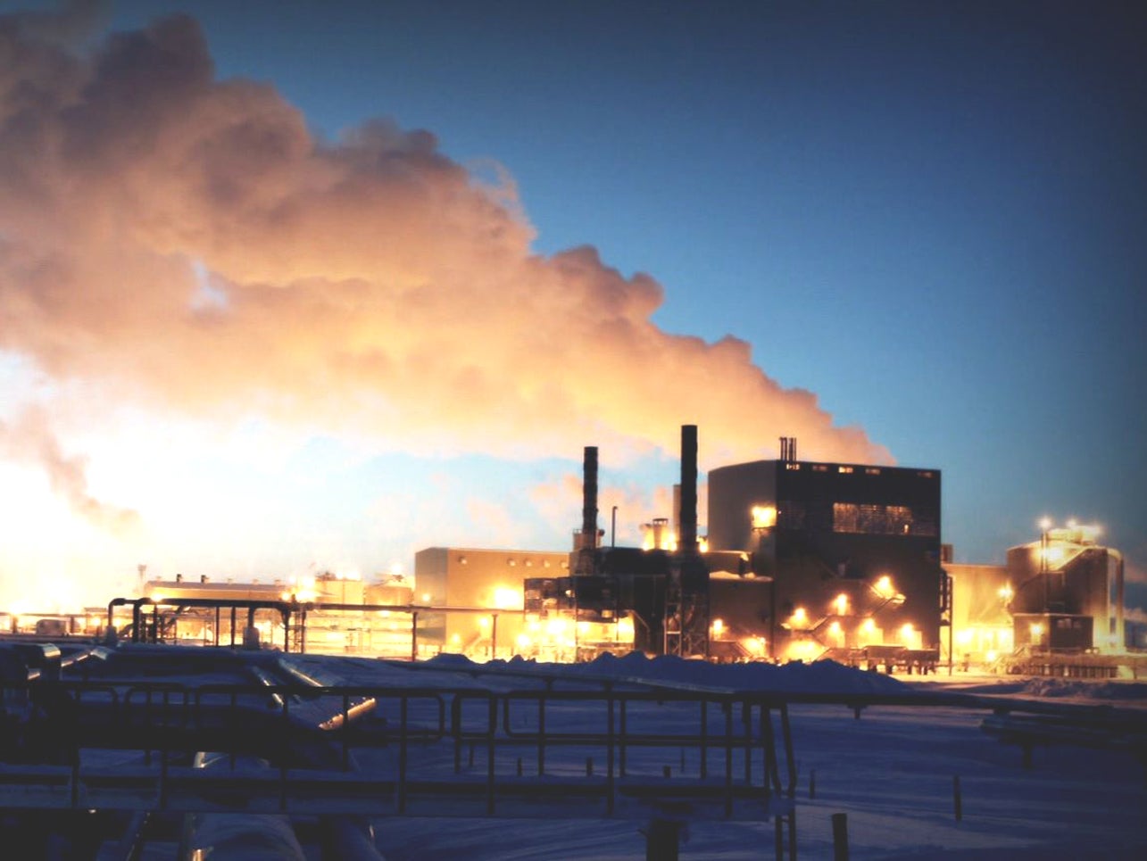 Alaska, lagging in oil production, looks to bring back boom CBS News