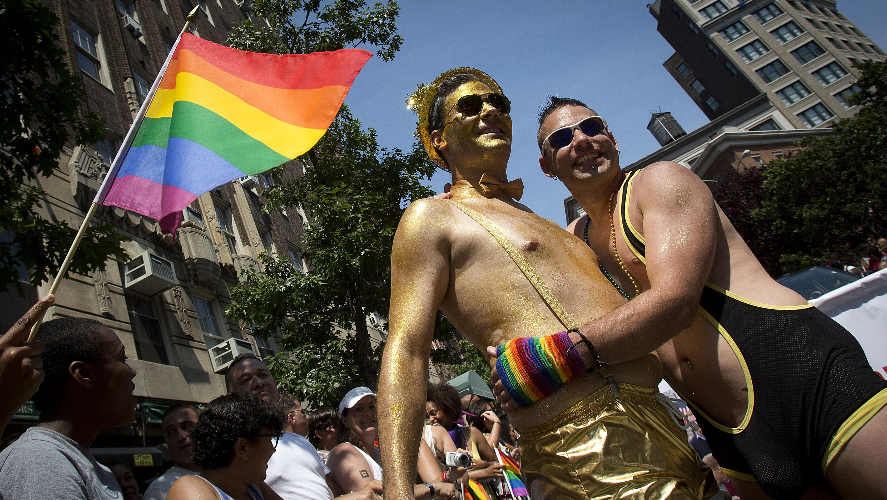 Gay Pride Parades Across U S Draw Huge Crowds Cbs News