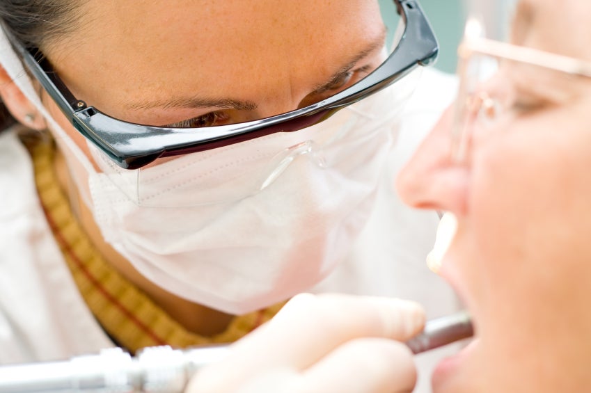 Should dentists do more to help smokers quit? CBS News