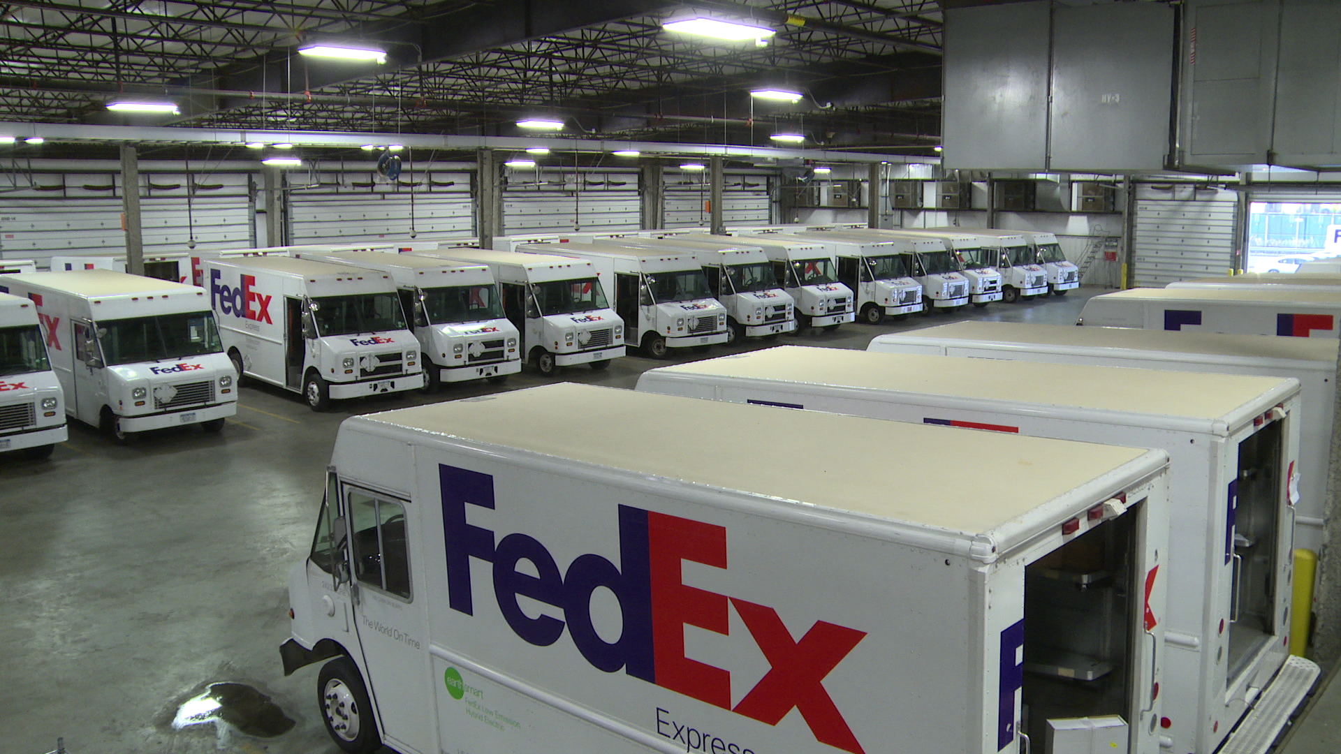 FedEx misses Christmas Eve deliveries, blames weather and