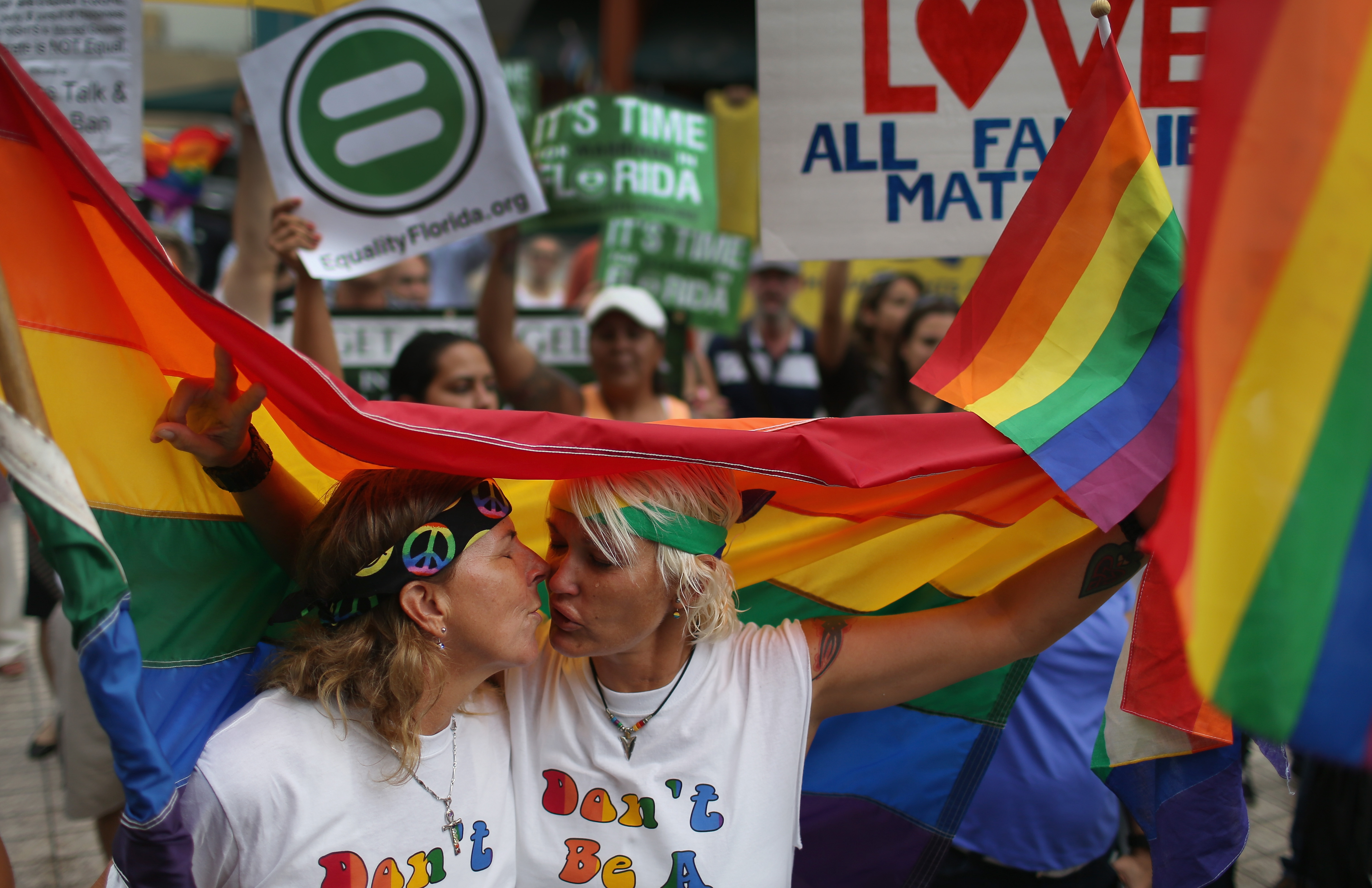 Supreme Court Won T Stop Same Sex Marriage In Florida Cbs News