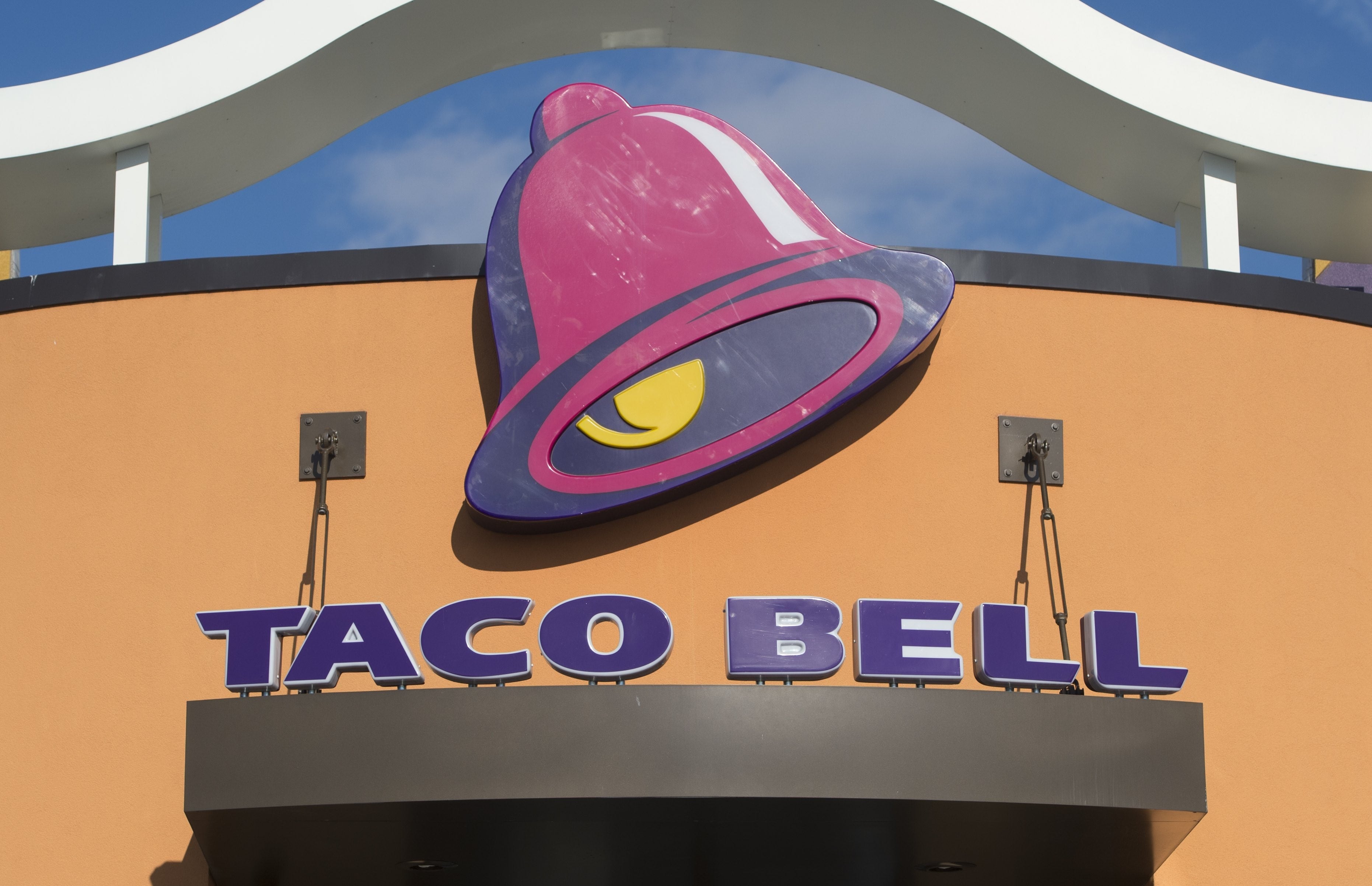 Taco Bell, Pizza Hut booting artificial ingredients CBS News