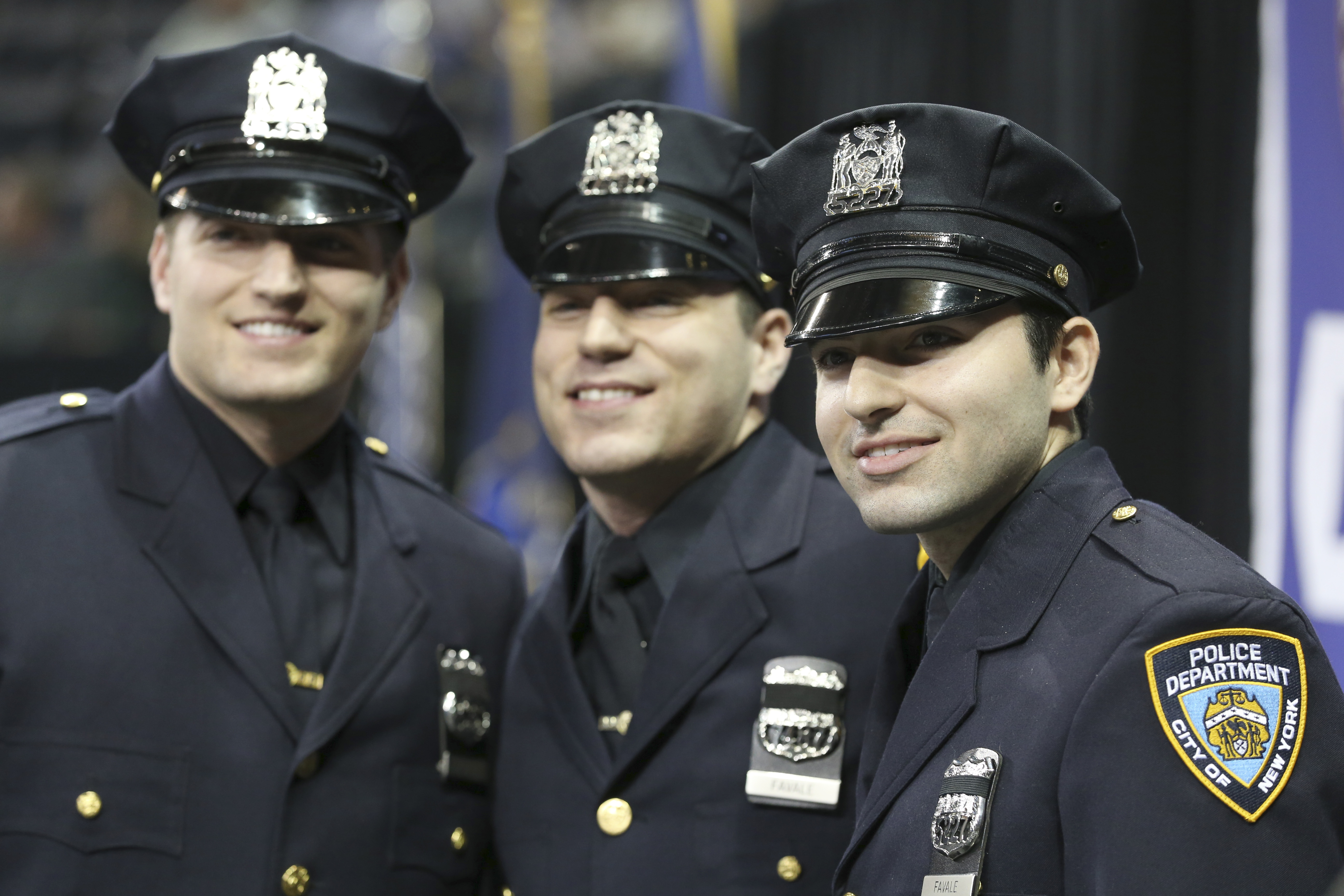 how much does a nypd officer make a year