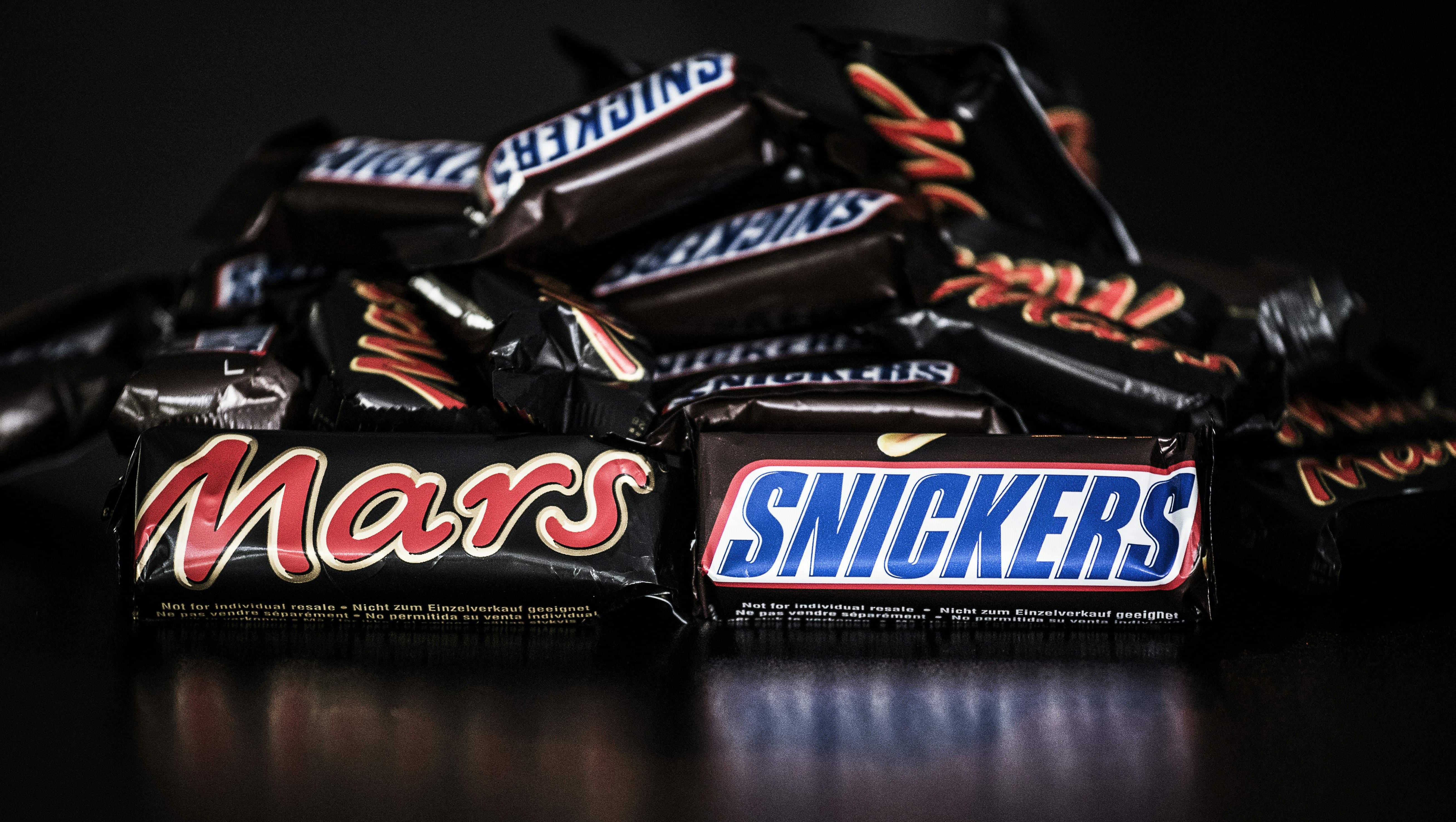 Шоколадные батончики Сникерс Марс Твикс Баунти