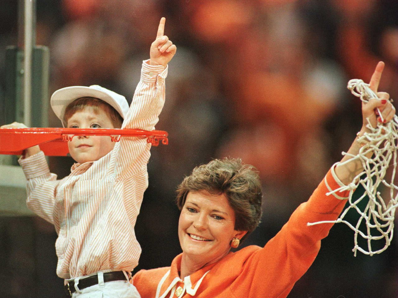 A look at Pat Summitt's milestone victories among the 1,098 CBS News