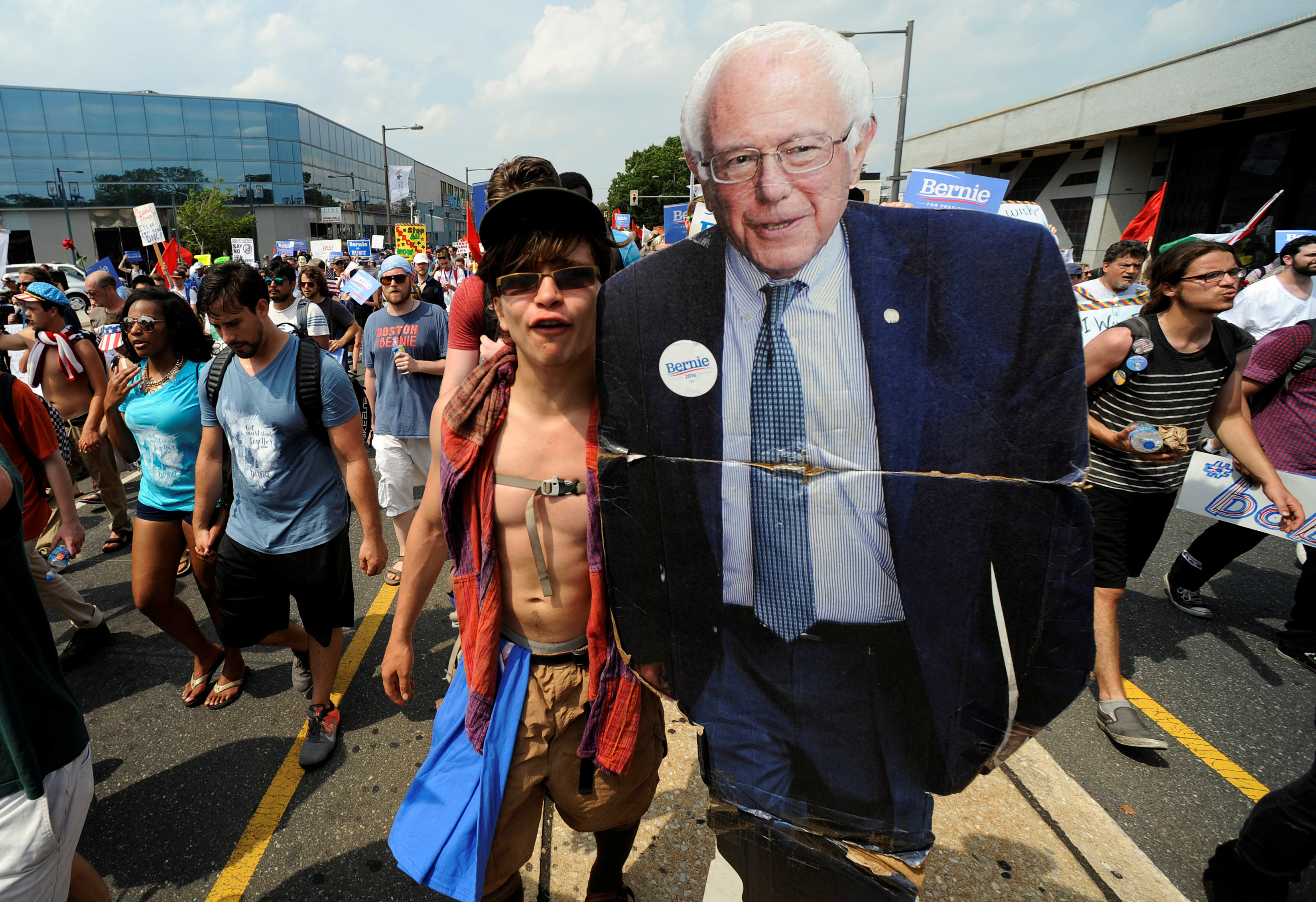 Bernie Sanders Supporters Protests At The 2016 Democratic National Convention Pictures Cbs 