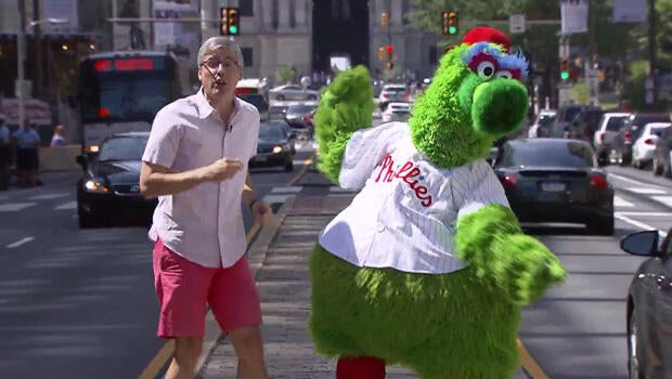 philadelphia-mo-rocca-phillies-mascot.jpg