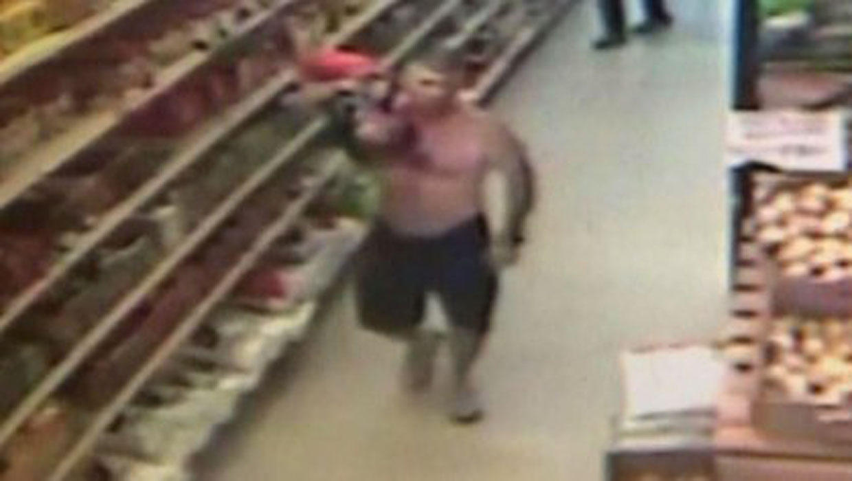 Abduction Suspect Carries Tot Out Of Braintree Massachusetts Grocery
