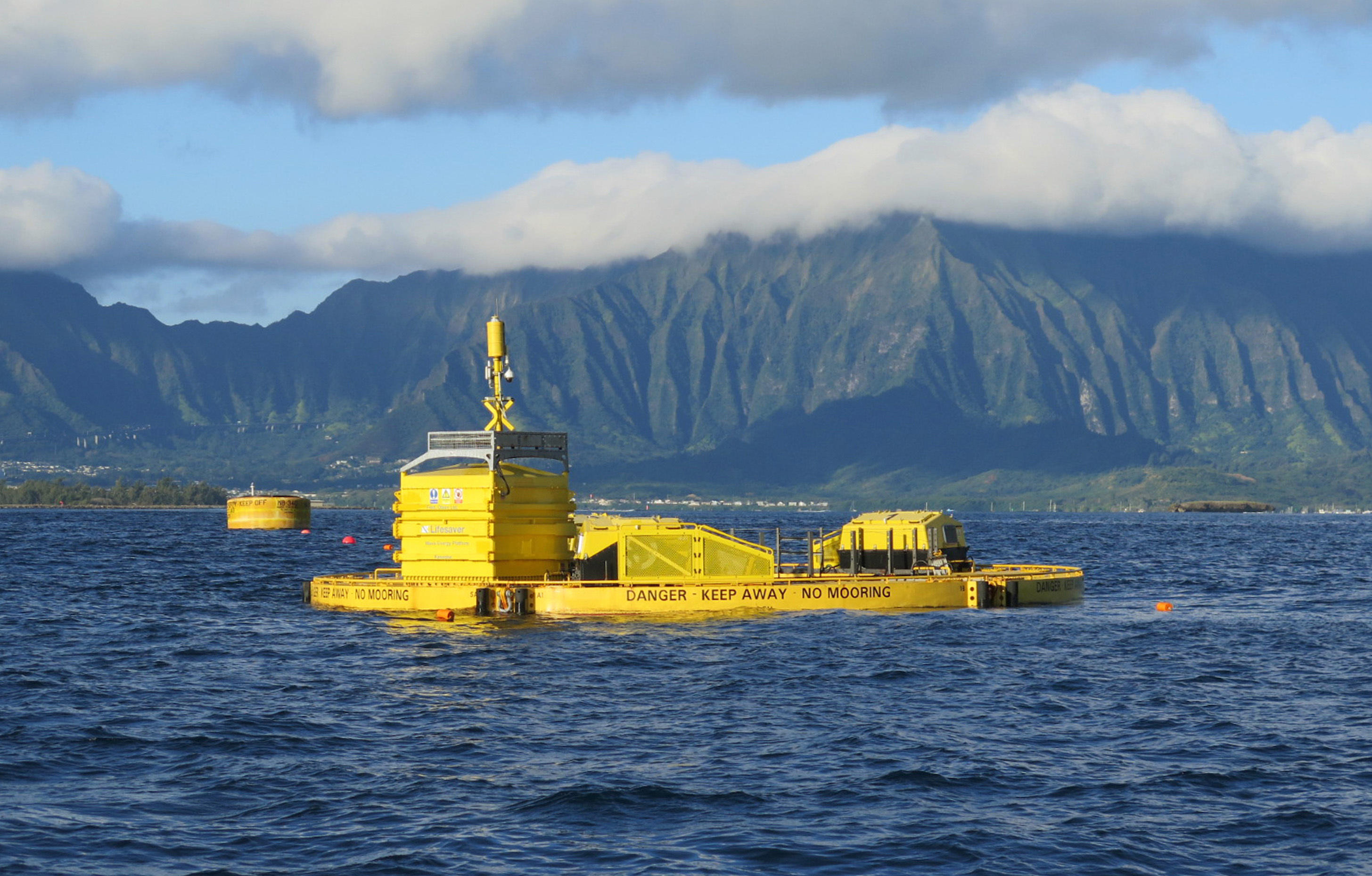wave-powered-electricity-makes-u-s-debut-in-hawaii-cbs-news