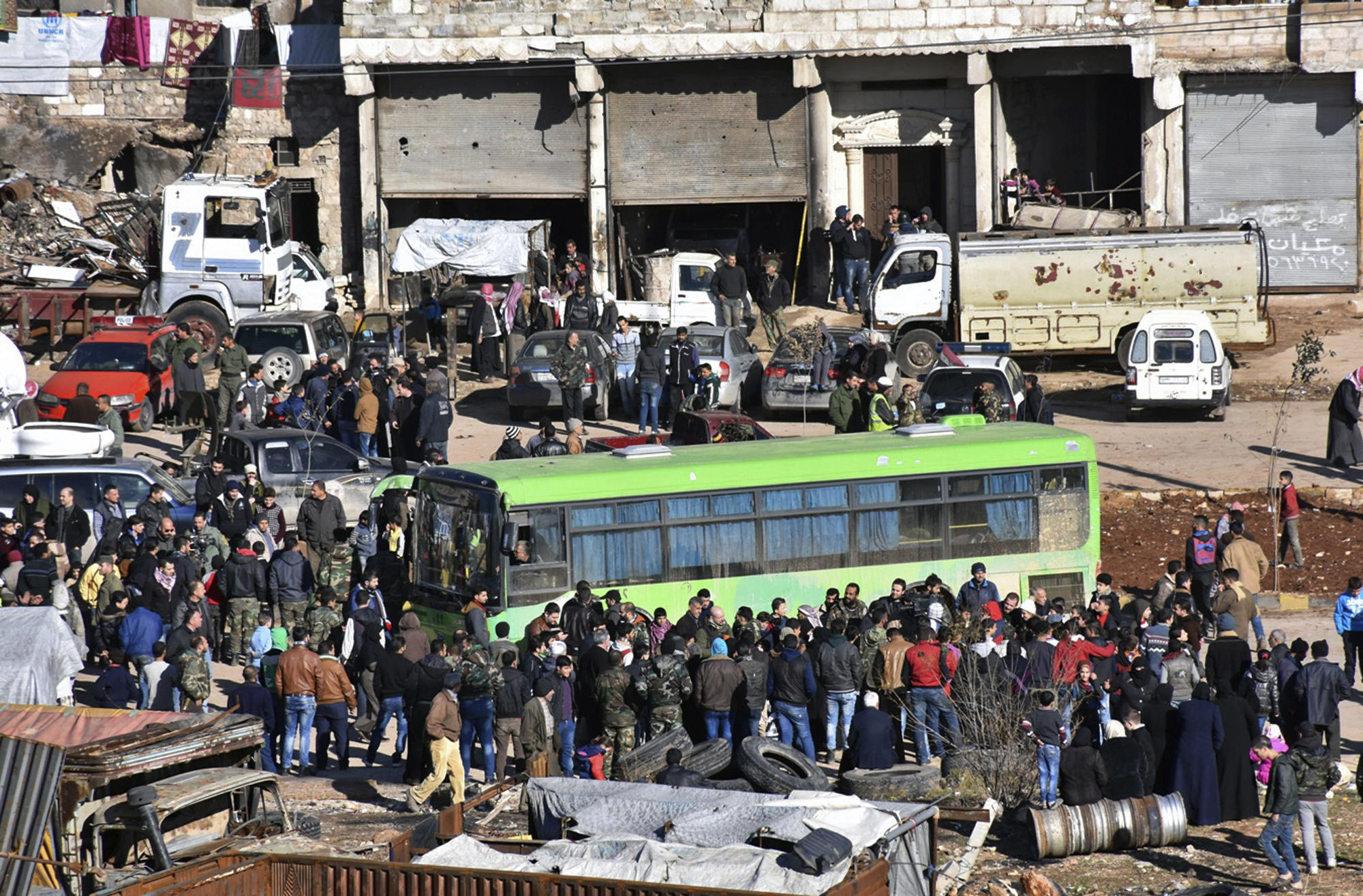 Aleppo Syria Rebel And Civilian Evacuations Halted As Assad Regime Says Opposition Violated 3088