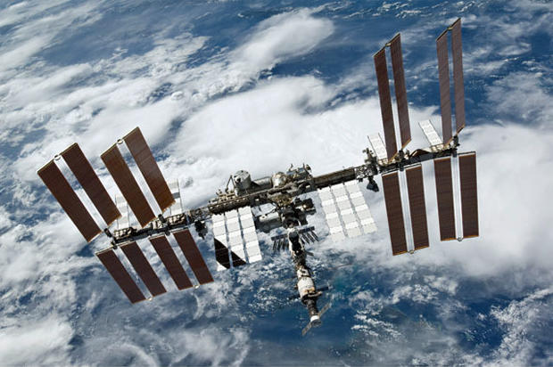 Space Station Battery Work Begins New Year S Eve Cbs News