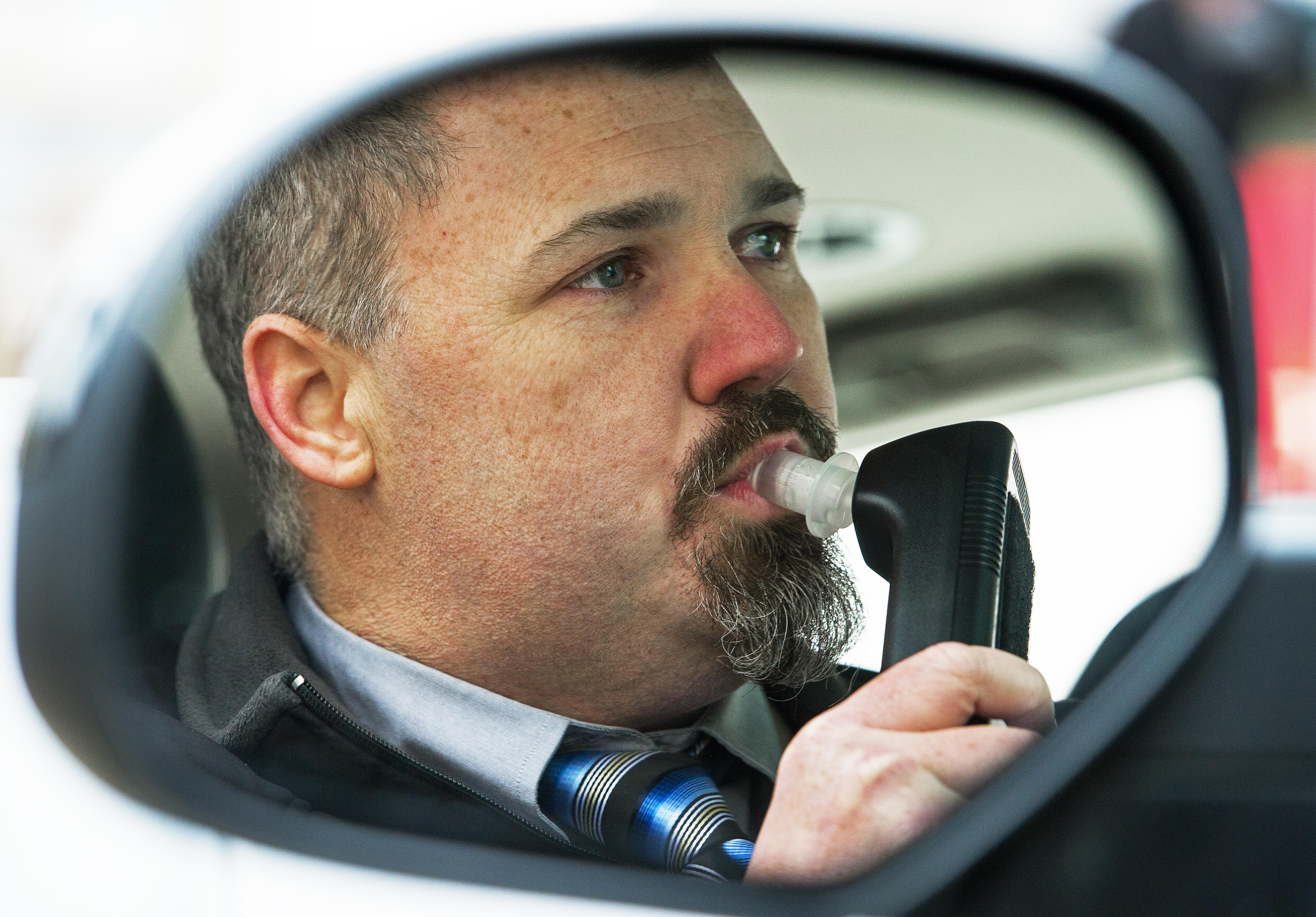 breathalyzer-lock-laws-prevent-drunk-driving-deaths-study-shows-cbs-news