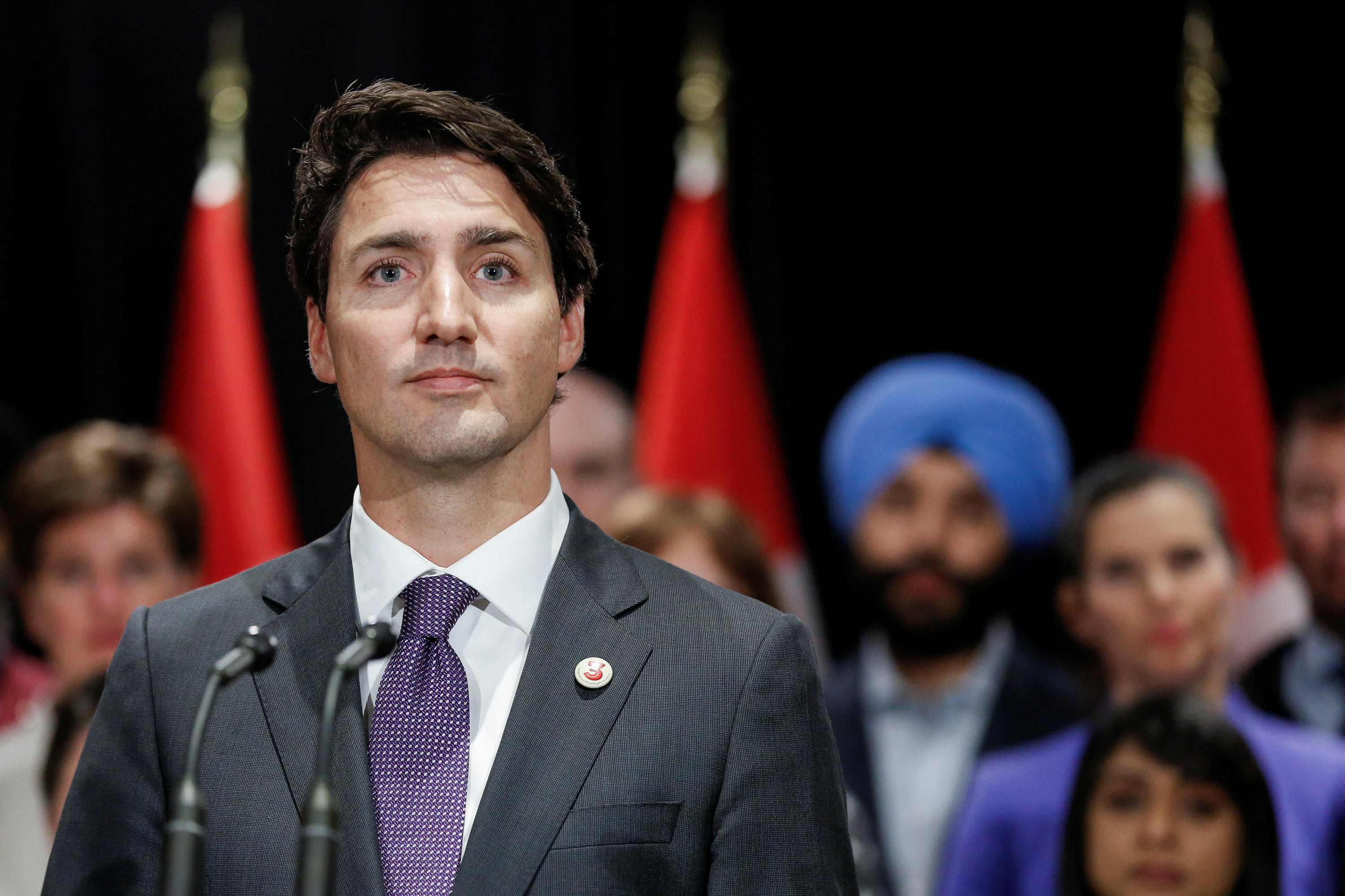 canadian-prime-minister-trudeau-says-canada-welcomes-refugees-cbs-news