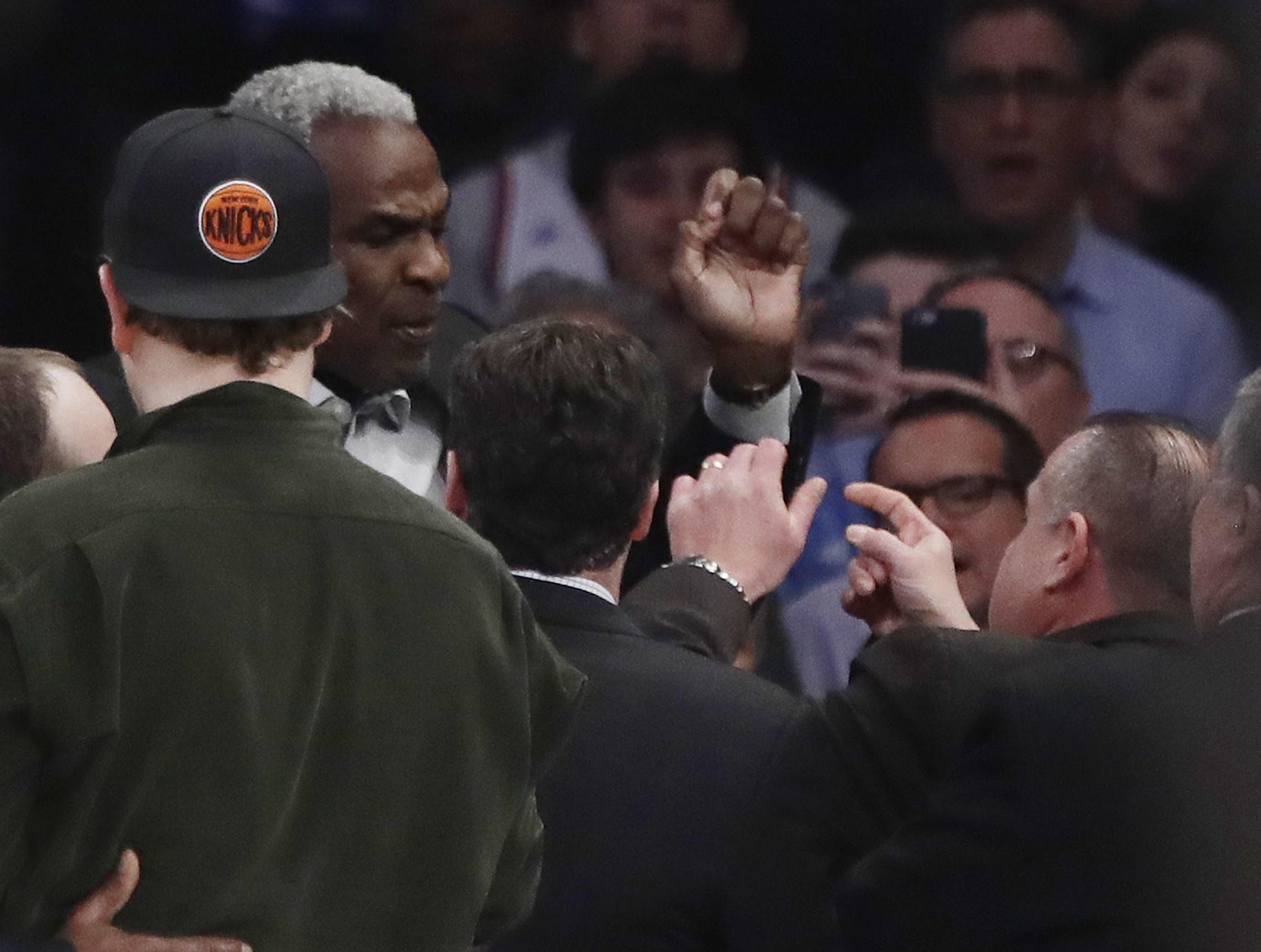 Former Knicks star Charles Oakley arrested after altercation at game - CBS News
