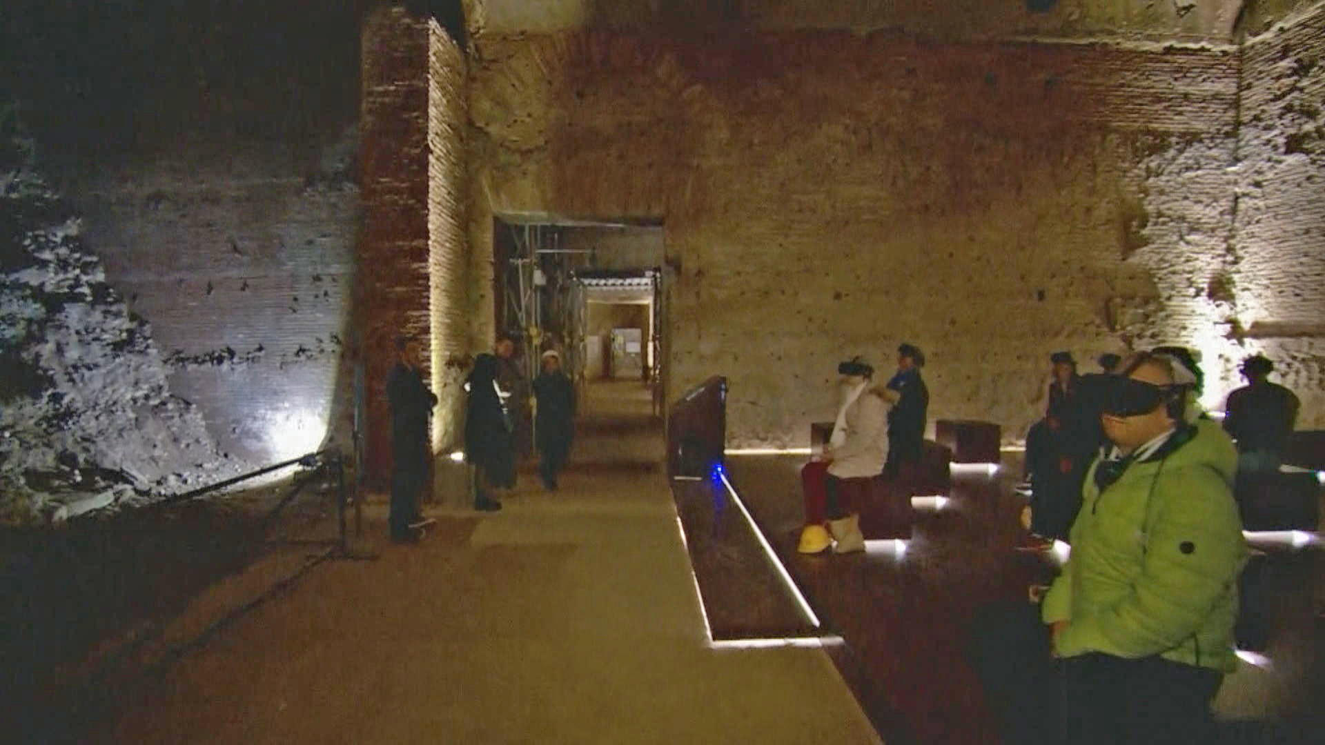 Virtual reality helps visitors transport back in time to ancient Roman ... - CBS News