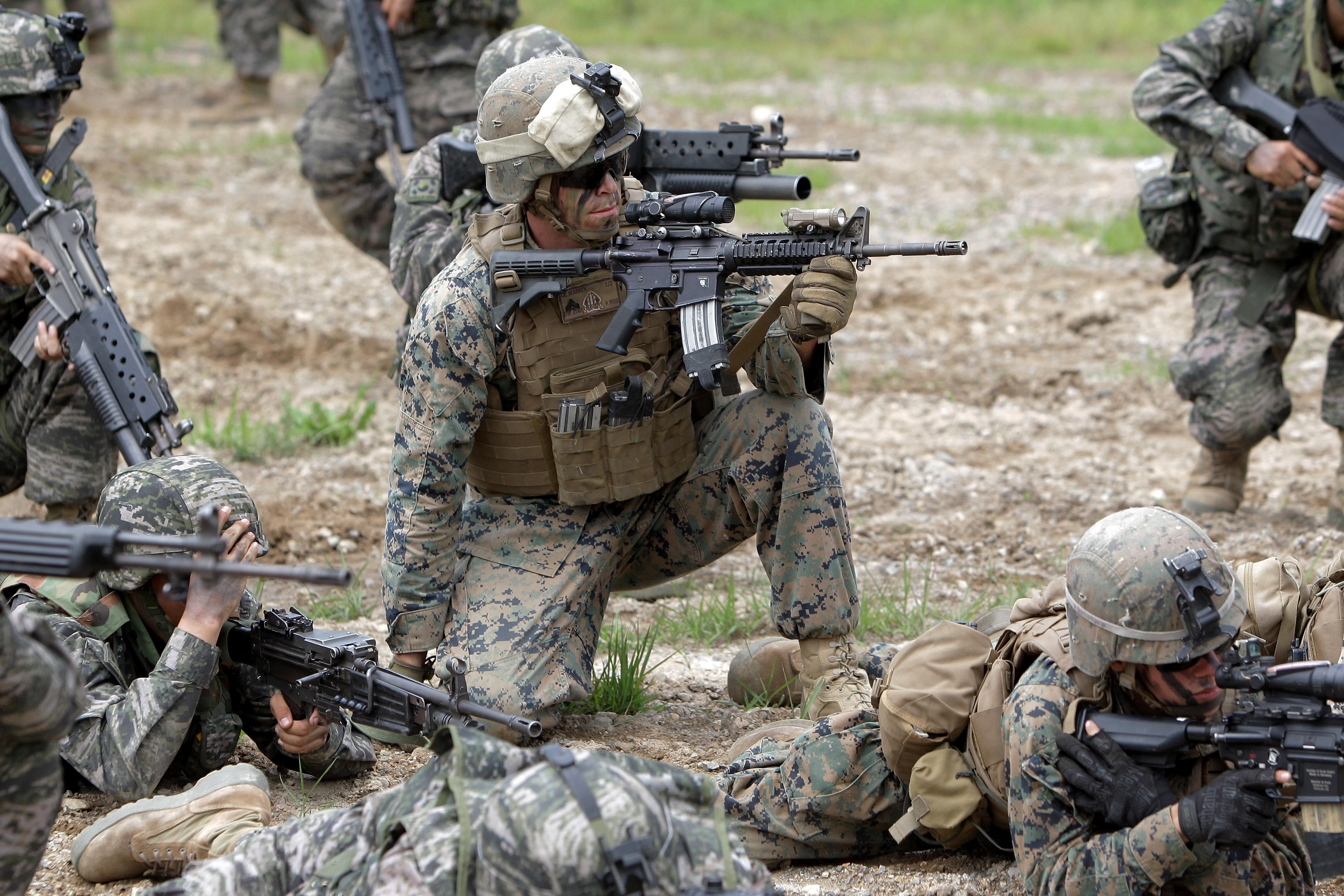 marines looking into space drop troups