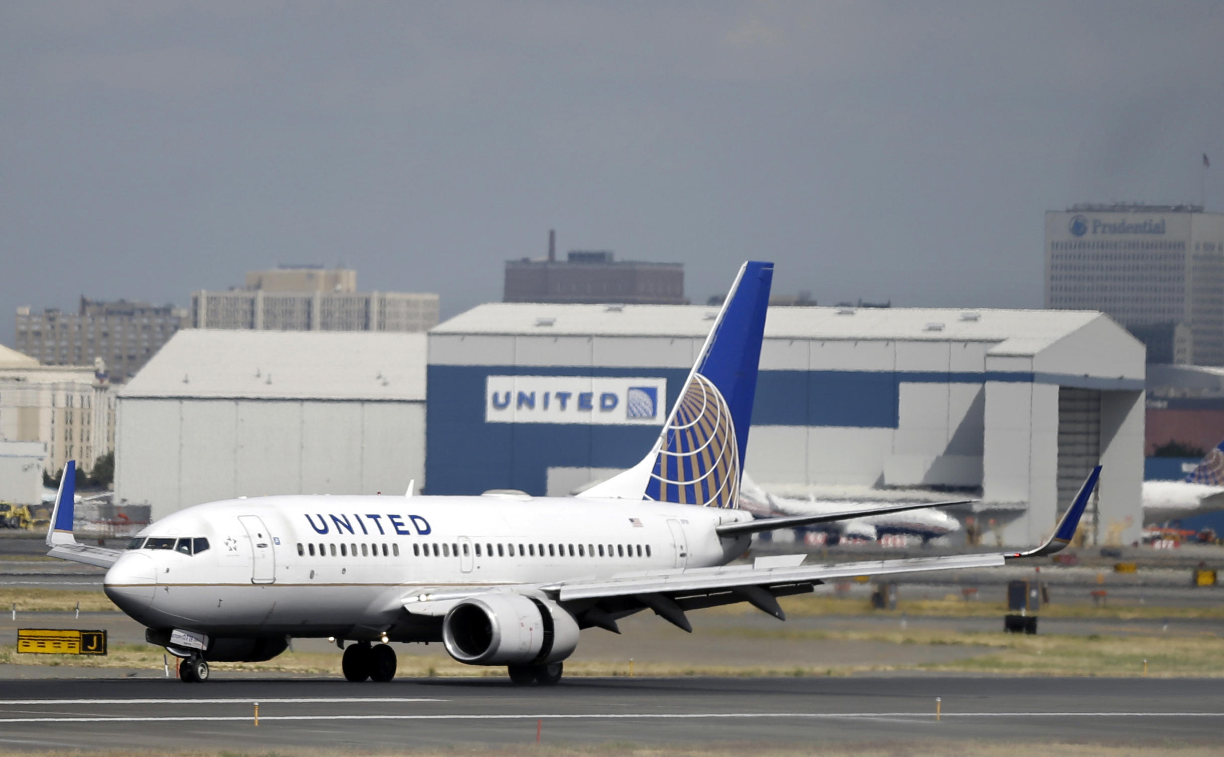 United Airlines dragging incident outrages members of Congress CBS News