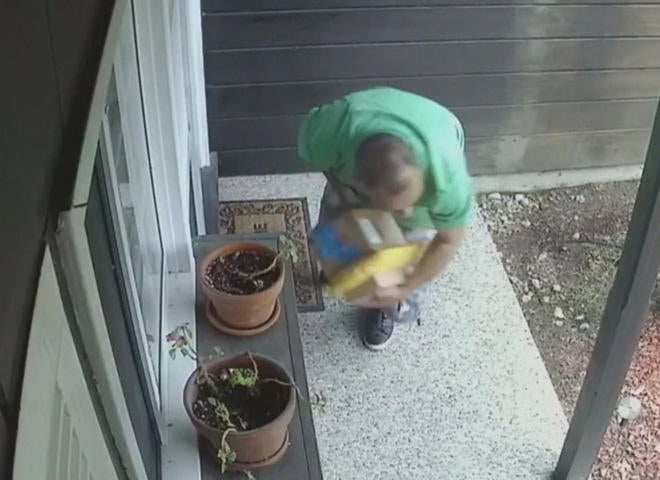 Police deliver bait packages to catch "porch pirates" - CBS News - CBS News