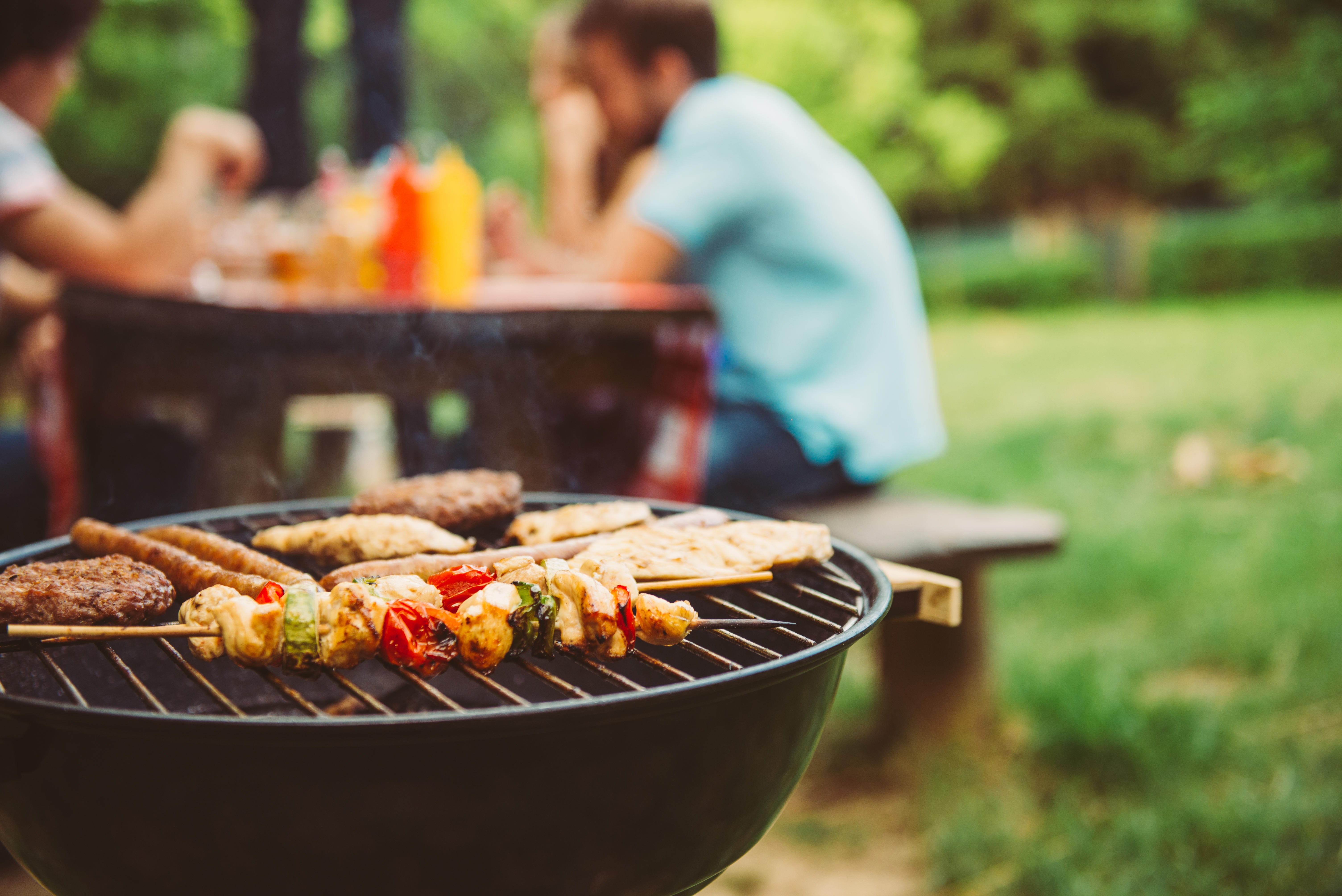 Don't get sick at your holiday BBQ: 5 food safety tips for summer cookouts - CBS News