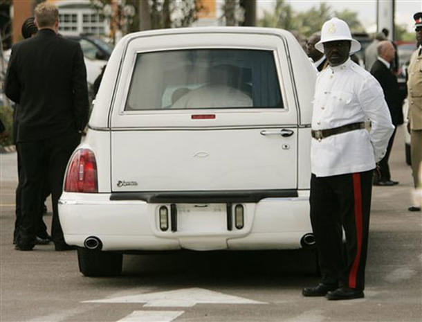 Day Of Anna Nicoles Funeral Photo 3 Pictures Cbs News 6017