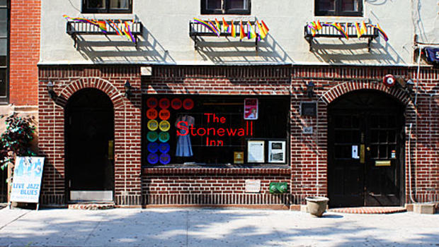 Stonewall_inn_ny_2008.jpg