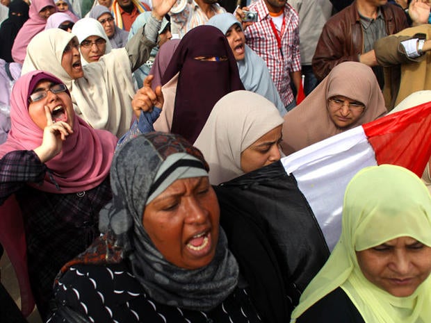 women protest in Cairo