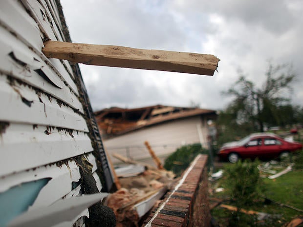 Joplin tornado - Photo 1 - Pictures - CBS News
