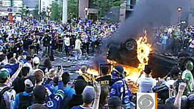 vancouver_rioting_es_061611.gif