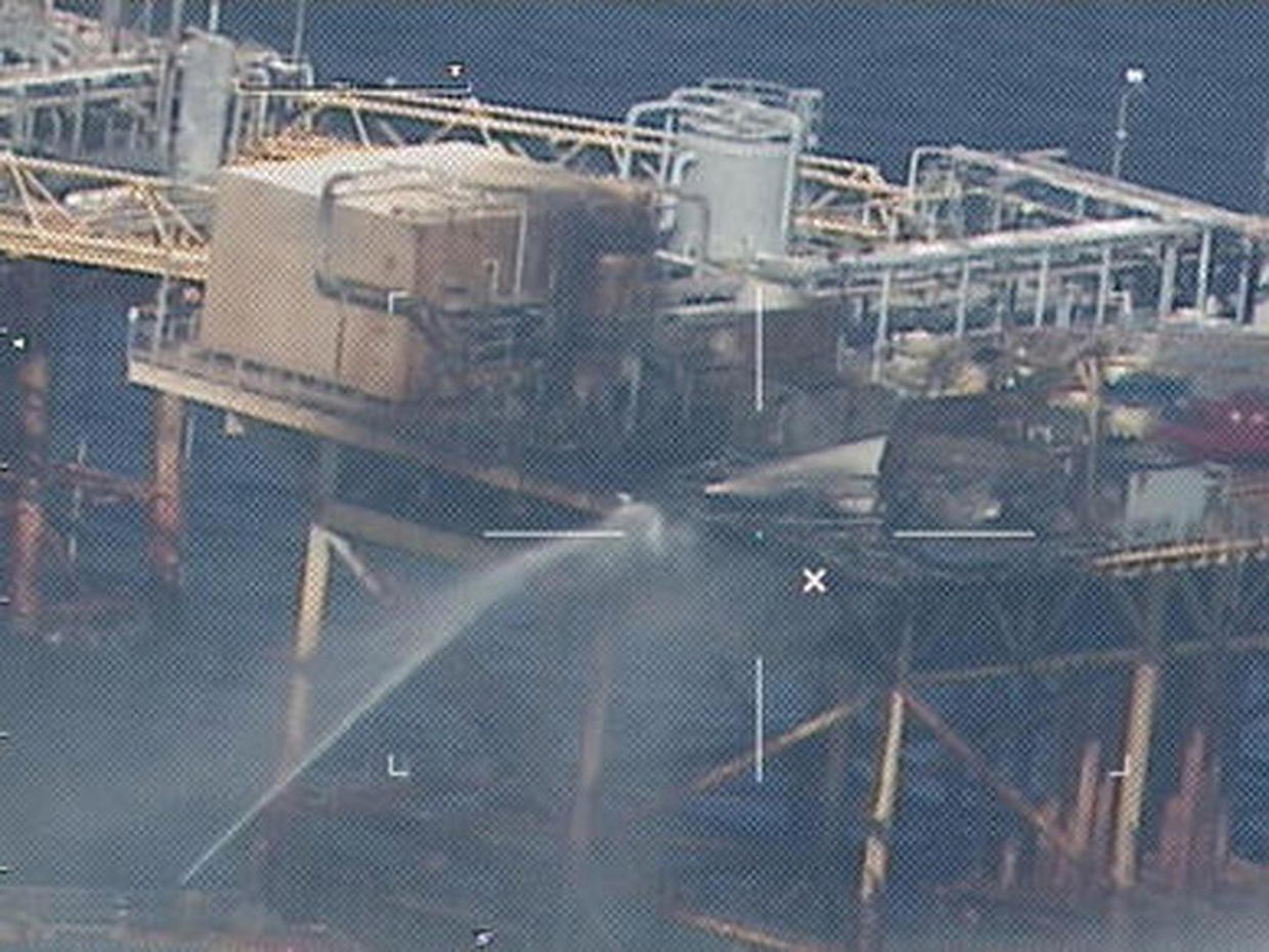 Oil Platform Explosion In The Gulf Of Mexico Photo 1 Pictures Cbs