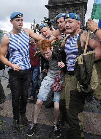 Russia S Gay Rights Problem Photo Pictures Cbs News