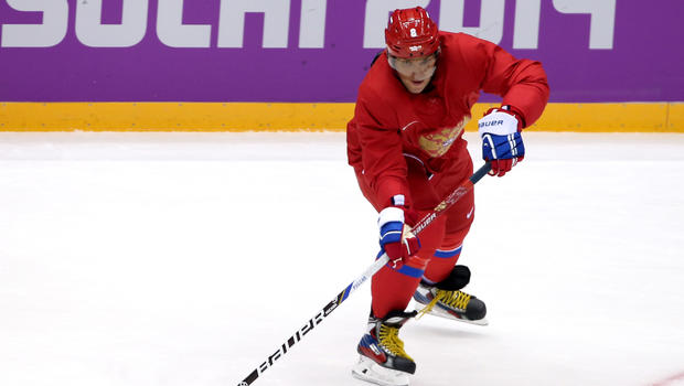 Winter Olympics 2014: Hockey fever takes hold as temps rise - CBS News