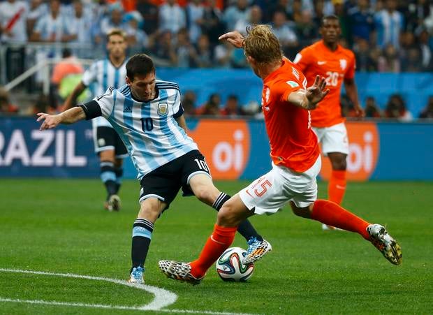 2014-07-09t201435z2145177977tb3ea791mvk2mrtrmadp3soccer-world-m62-ned-arg.jpg