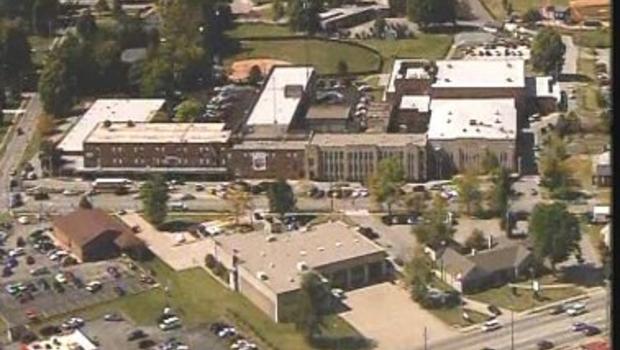 Police Seek Suspect In Louisville Kentucky High School Shooting Cbs News